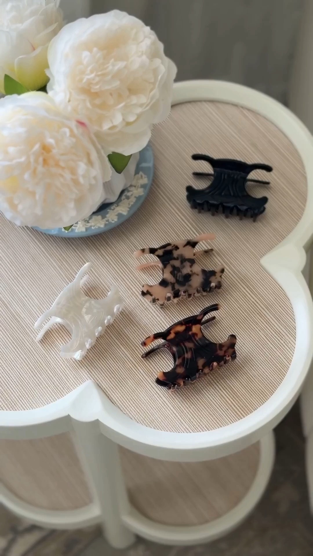Cute chair clips from Amazon! If you have super thin hair these may be too large for you. I have very fine hair but a lot of it and it comfortable holds my hair up all day. If I use it for a half up half down look my hair will slip out after a while. 

Amazon finds // look for less

#LTKSeasonal