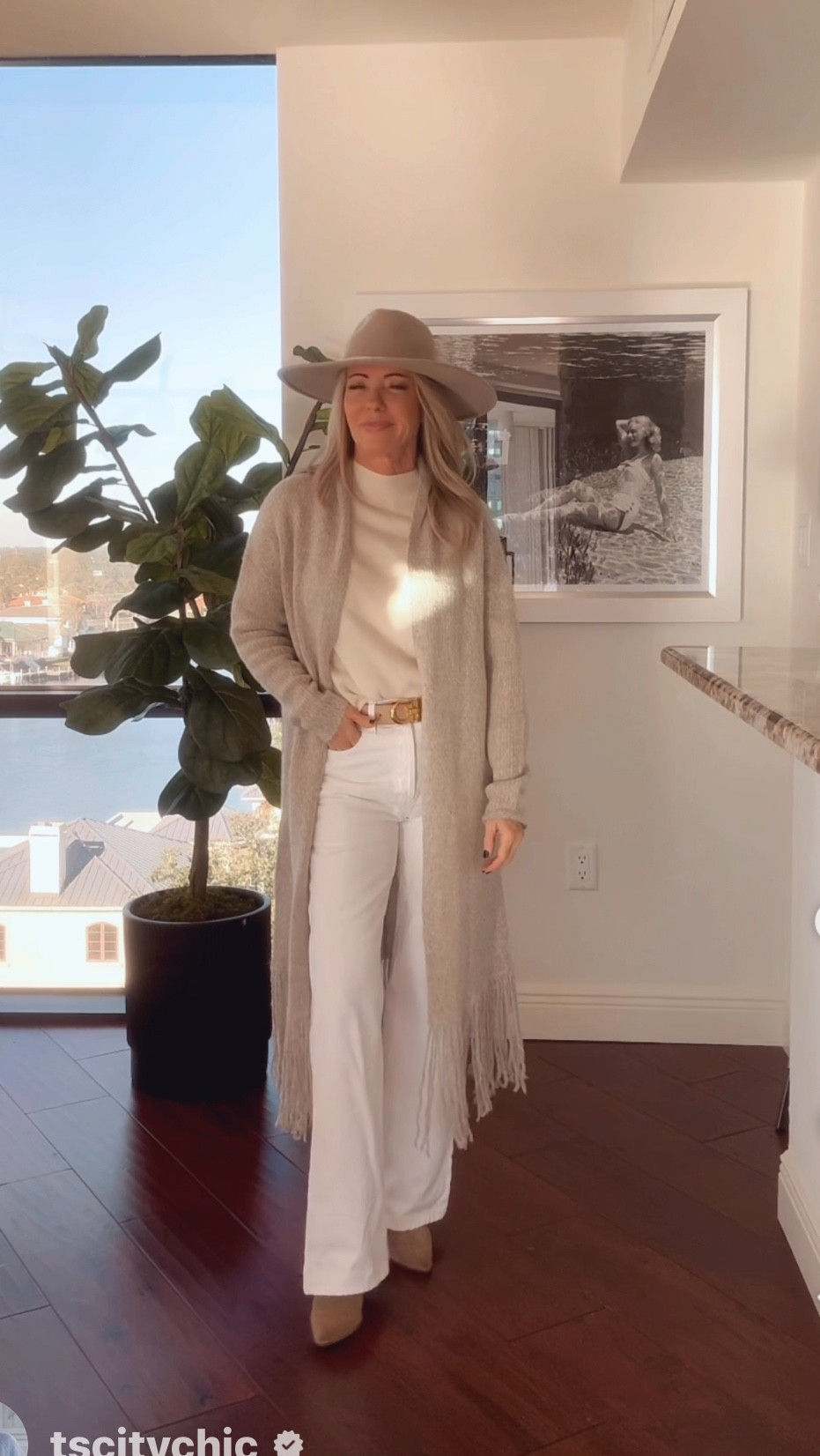 ✨ SALE ALERT ✨
This cashmere fringe duster (30% off) + chic wide-brim hat are two of my favorite layering pieces right for fall—and they’re BOTH on sale! 🤎 Perfect for effortless fall-to-winter style that feels timeless and elevated.

🛒 Shop my look + grab these sale finds before they’re gone!

#LTKSaleAlert #LTKOver40 #LTKSeasonal