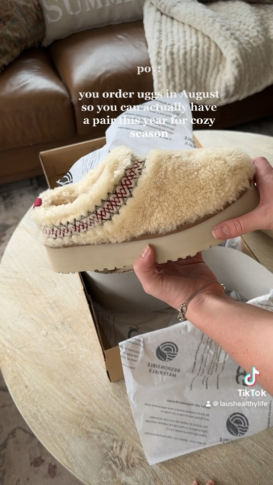 Finally got myself a pair of uggs for cozy season! I love these 🧸🍂🤎 

#LTKshoecrush #LTKSeasonal #LTKfamily