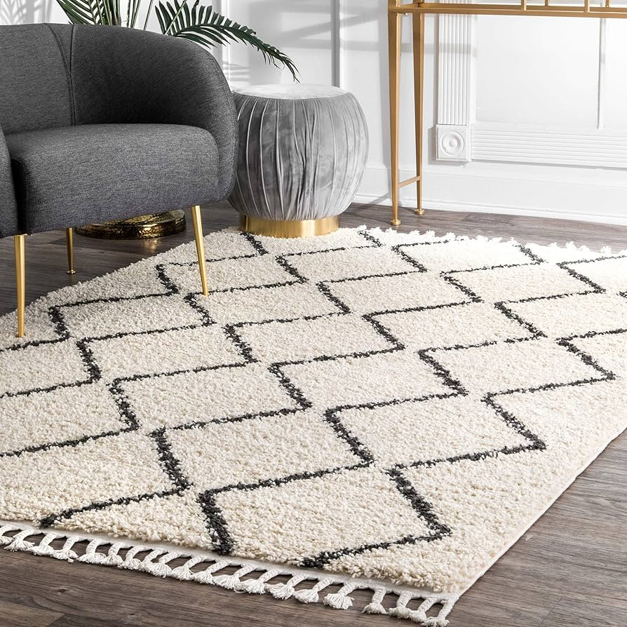 nuLOOM Michelle Diamond Trellis Shag Area Rug, 6' 7" x 9', Off-White | Amazon (CA)