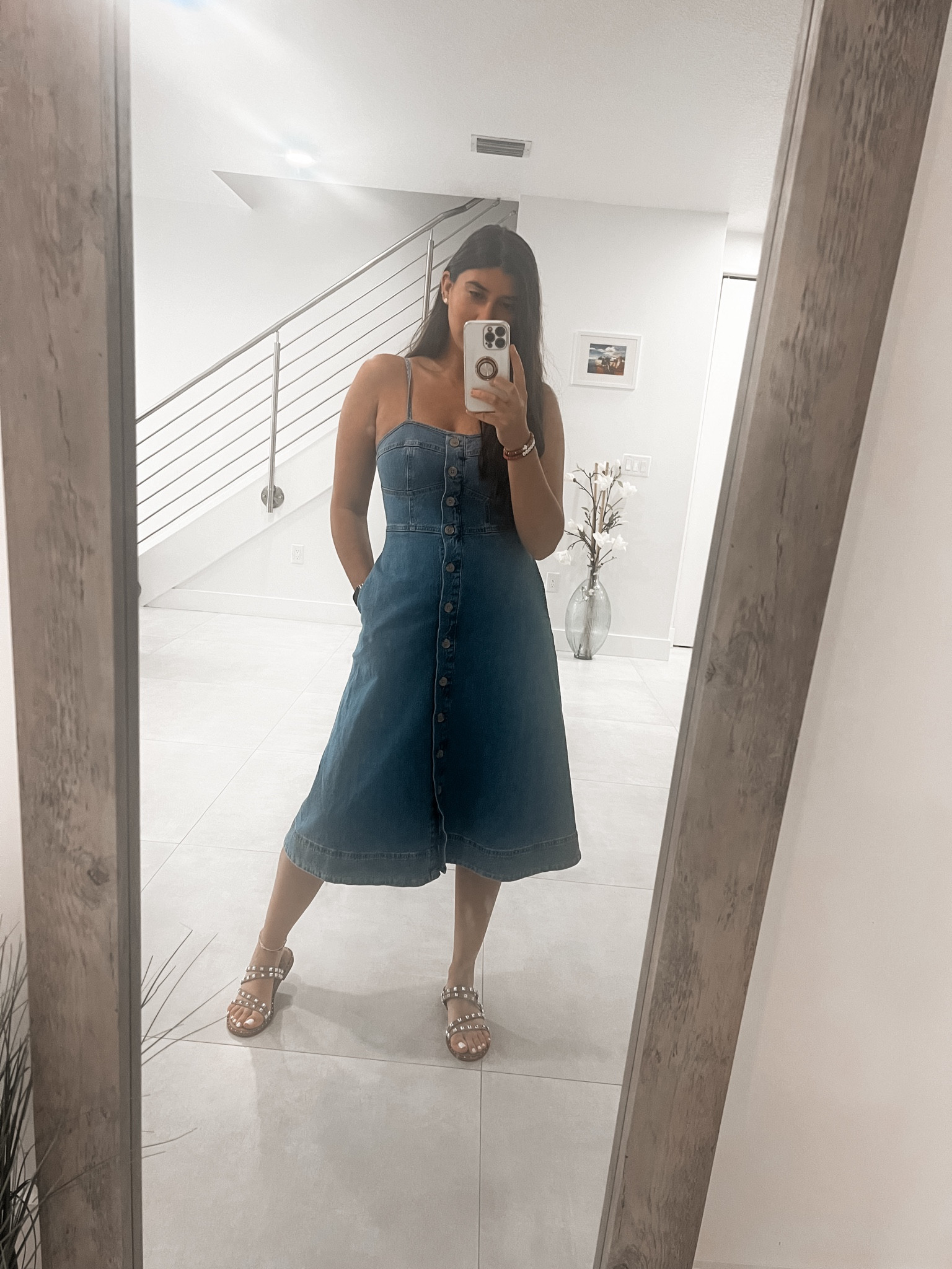 Denim dreams! This button-front dress is perfect for transitioning from day to night. Pair it with your favorite sandals for an effortlessly stylish look. Shop this dress and complete the look through the link! 👗💙 #DenimDress #EffortlessStyle #LikeToKnowIt #ChicAndCasual #ShopMyLook #DenimVibes

#LTKFindsUnder50 #LTKSeasonal #LTKStyleTip