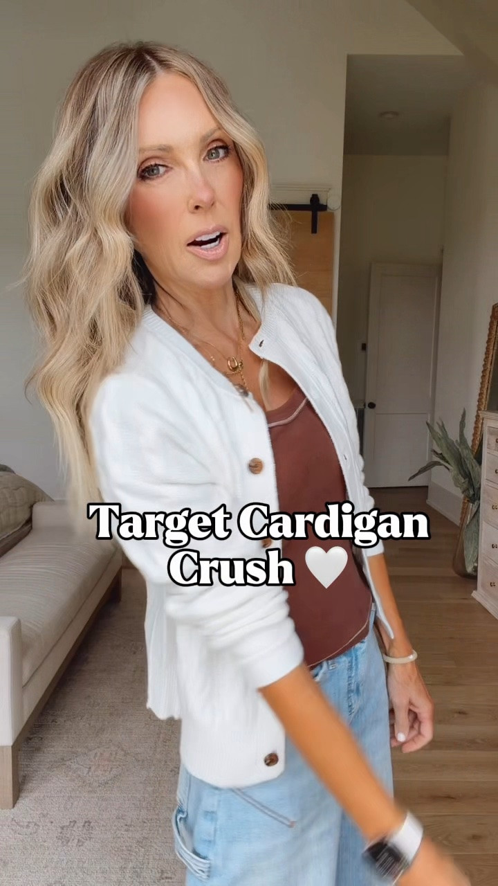 Scooped up this ivory cable-knit cardigan with tortoiseshell buttons for my hot-flash era. Perfect for cool mornings, warm afternoons, and those “why am I suddenly sweating?” moments.
