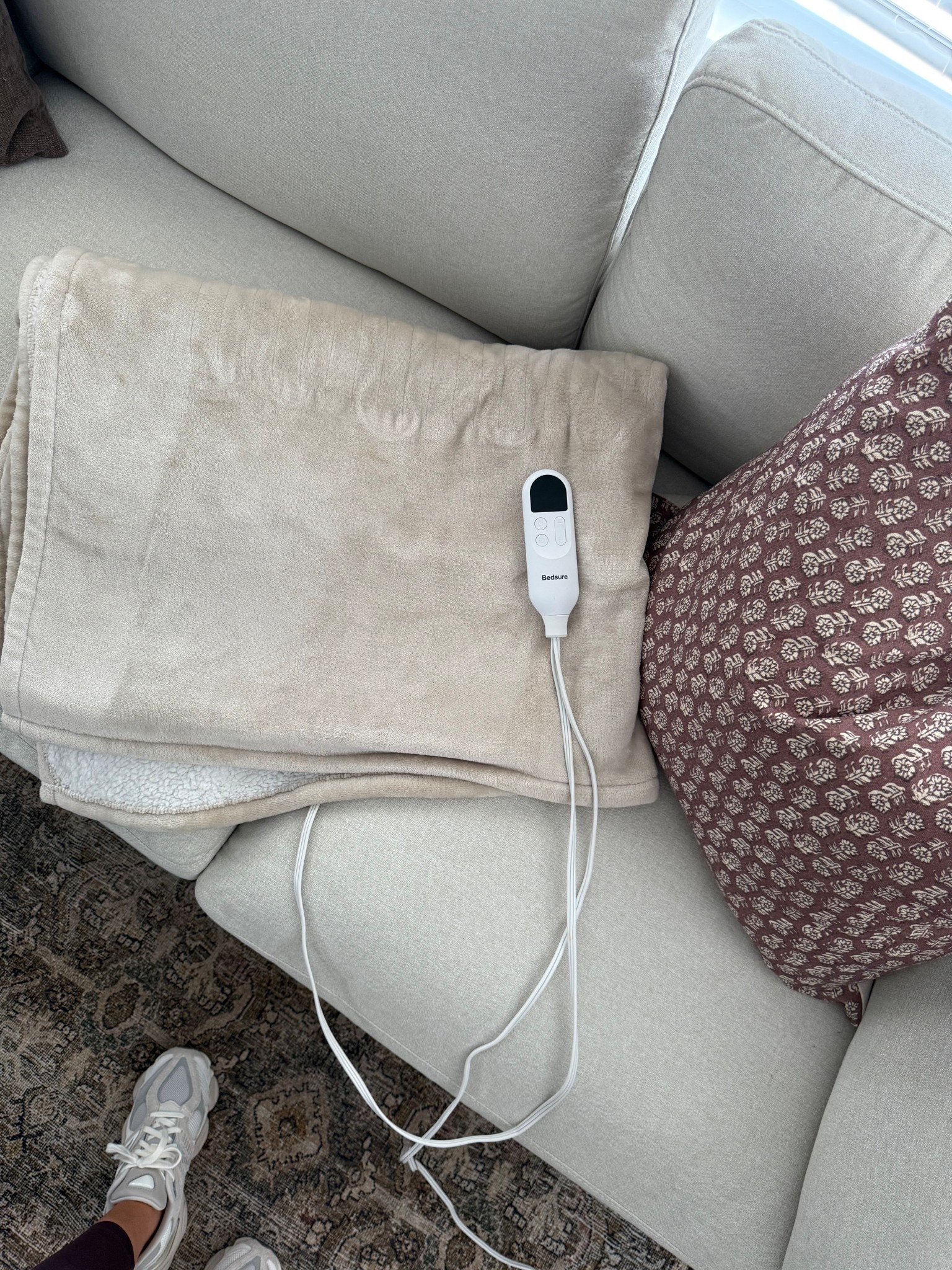 The coziest heated blanket you’ll be reaching for all winter long 🫶🏼

Would also make a great gift 🎁 + comes in a ton of colors!

#LTKStyleTip #LTKHoliday #LTKGiftGuide