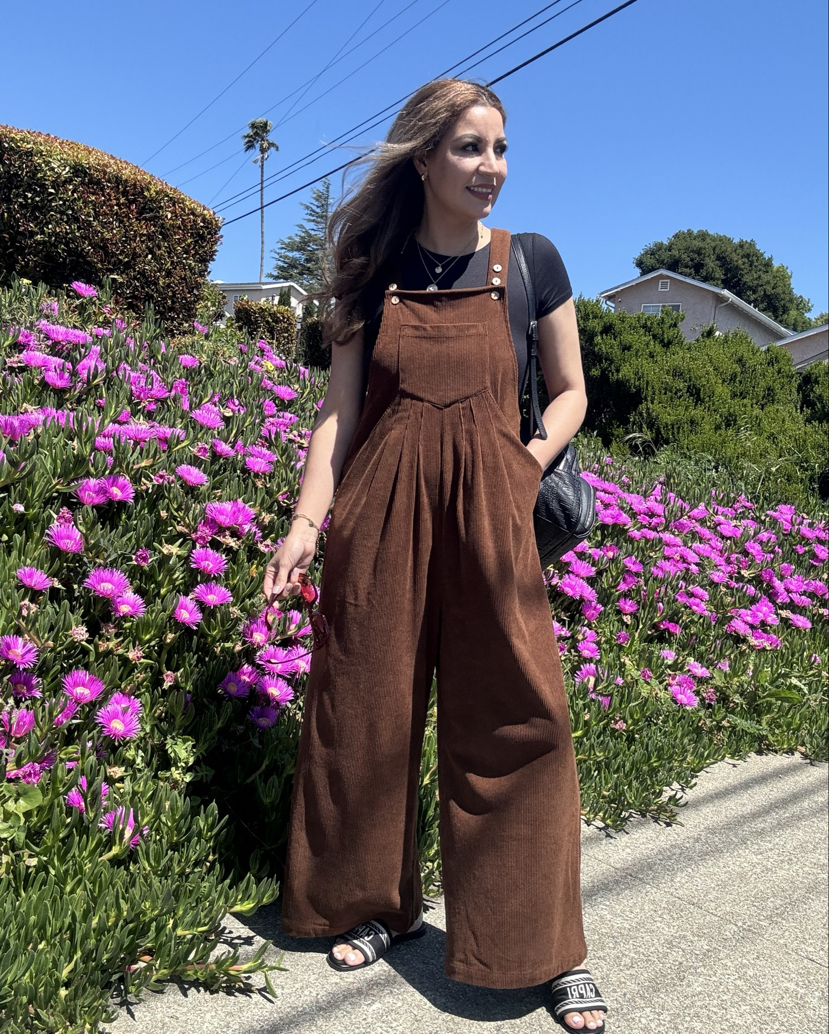 ZESICA Women's Casual Overalls Jumpsuits Loose Corduroy Bib Adjustable Straps Wide Leg Long Pant Romper with Pockets.
Size:M
Disposable en otros colores  

#LTKStyleTip #LTKBeauty #LTKSeasonal