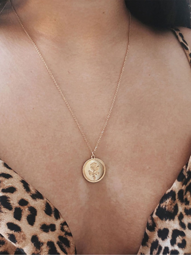 Flower Decor Round Charm Necklace
       
              
              $1.43  
        $1.50
    ... | SHEIN