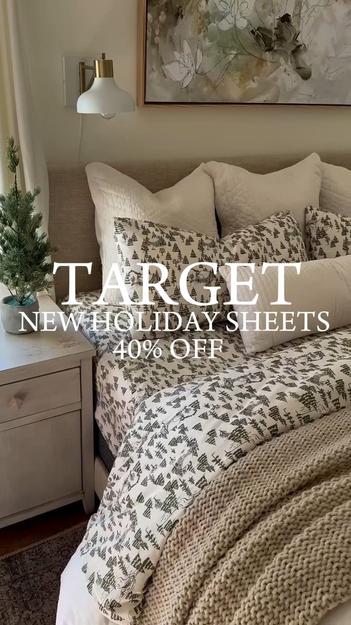 target new holiday sheets 40% off!!! They’re the perfect christmas edition to your room!!

#LTKHome #LTKSaleAlert #LTKHoliday