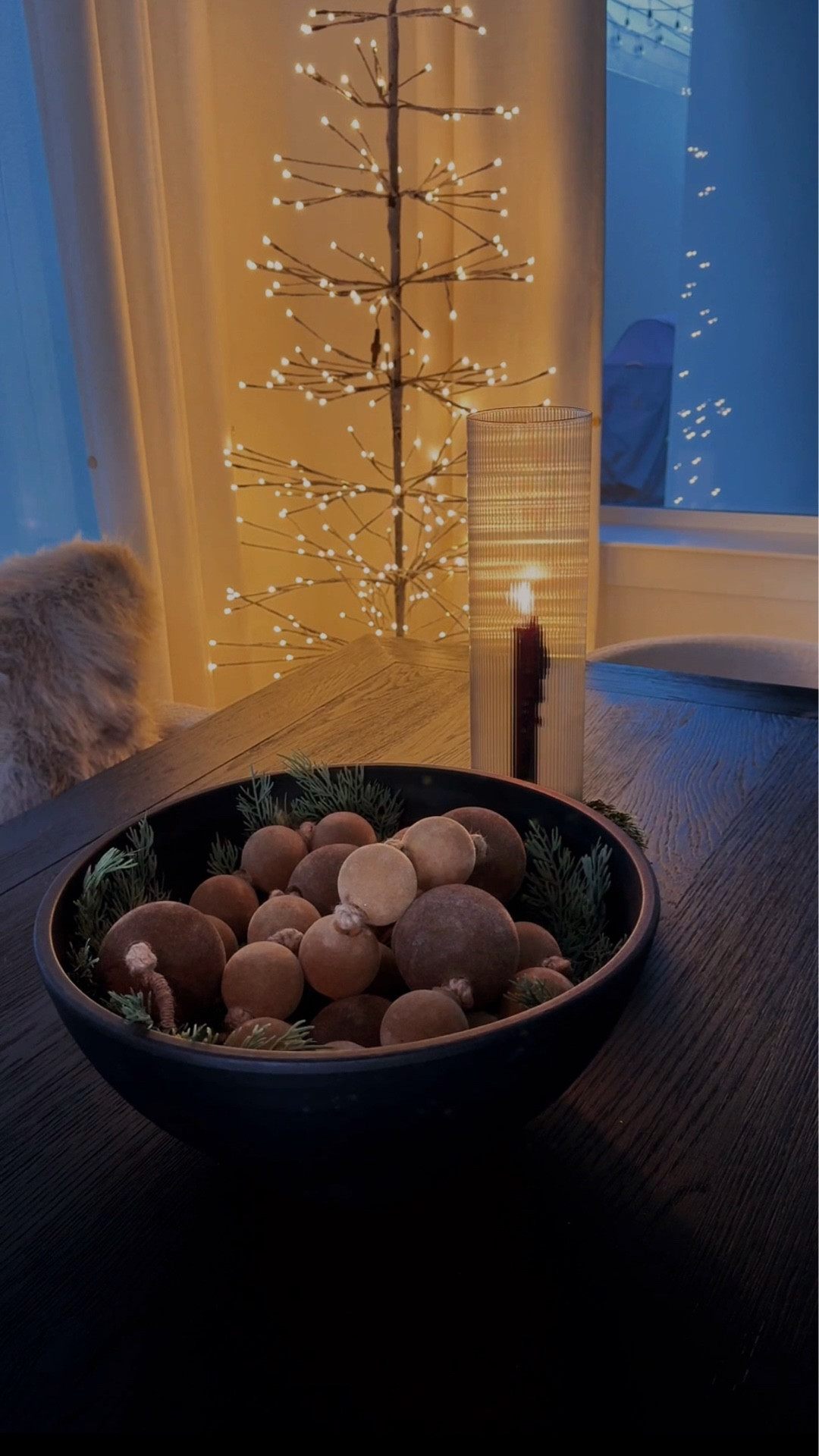 Effortless, affordable, and instantly elevates your space. I styled mine with mixed metallics and a touch of greenery for that modern cozy look. 

Stems and pine cone picks are from Hobby Lobby. Bowl is sold out from Kirkland’s but linking similar!

#holidaydecor #tablescapeinspo #modernholidayhome #christmasaesthetic #ltkhome #hostinginspo #holidaystyle #centerpiece #ornaments

#LTKSeasonal #LTKHoliday #LTKHome