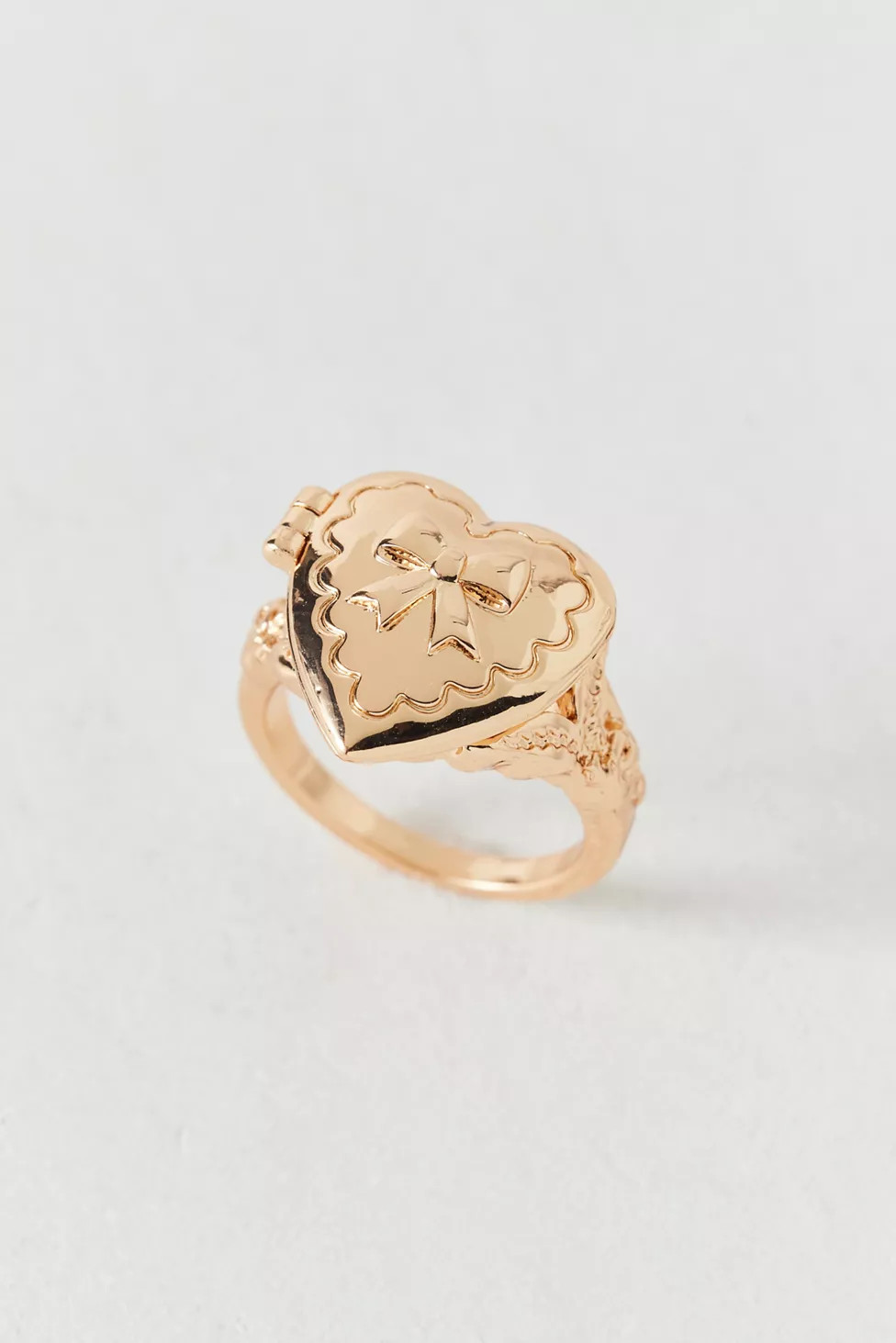 Etched Heart Locket Ring | Urban Outfitters (US and RoW)