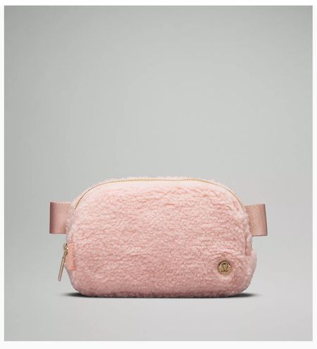 Pink Lululemon belt bag 


#LTKSeasonal #LTKfindsunder50 #LTKGiftGuide