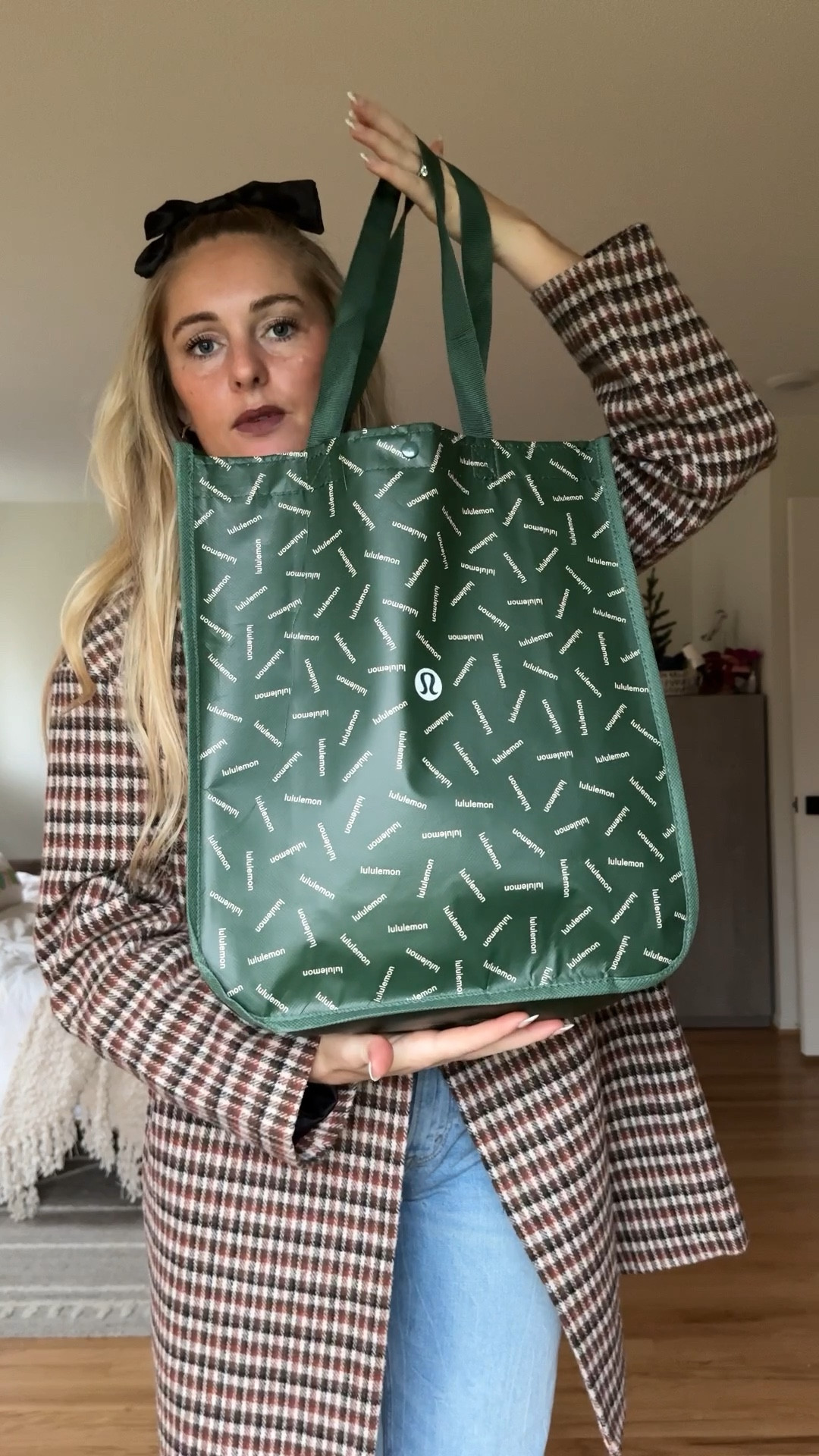 -The cutest sweater vest I’ve ever seen. Grabbed a size M which is my normal size but def is an oversized fit.
-Shorts are tts and would recommend the 7"

#LTKGiftGuide #LTKstyletip #LTKsalealert