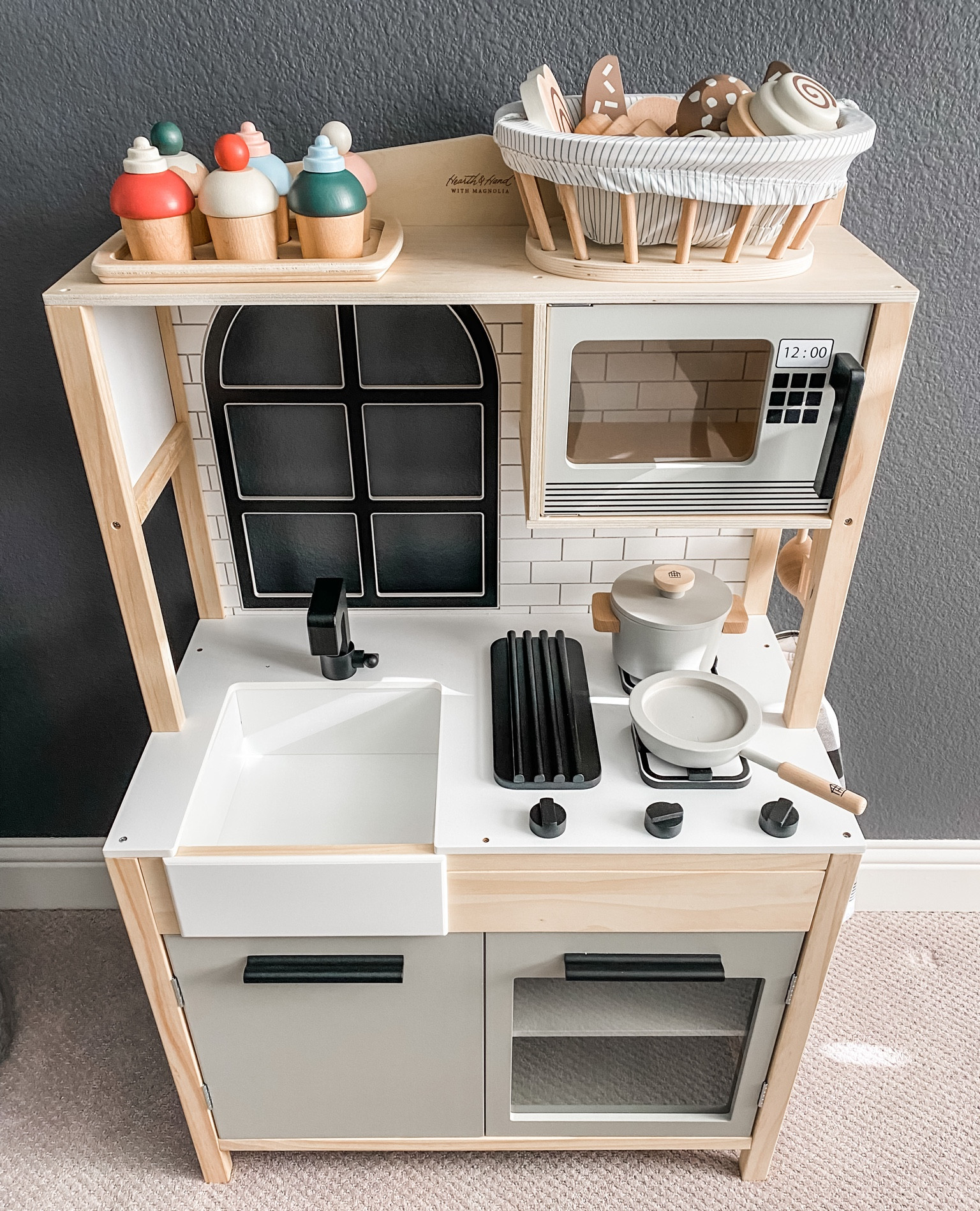 Hand and hearth play kitchen deals