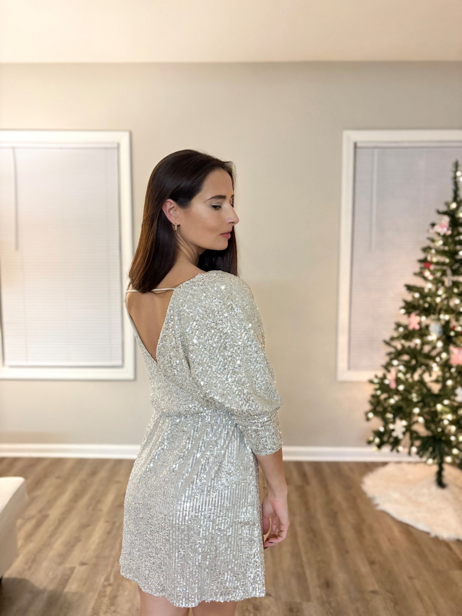 Subtle glam for every holiday night out ✨
Exact dress linked.
To save, make sure to use code STEPHSTYLE30 at checkout 🫶🏻

•



#LTKSeasonal #LTKFindsUnder100 #LTKHoliday