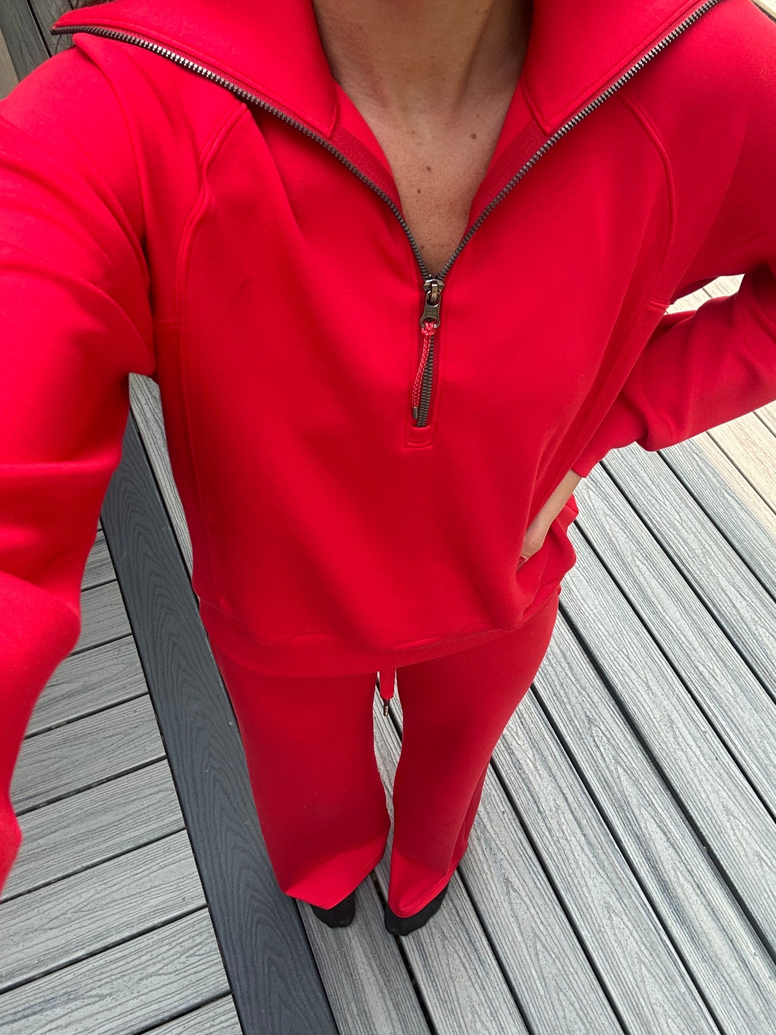 Splurged on this @spanx set and I LOVE it!!! 😍 

Top - medium 
Pants - small tall 