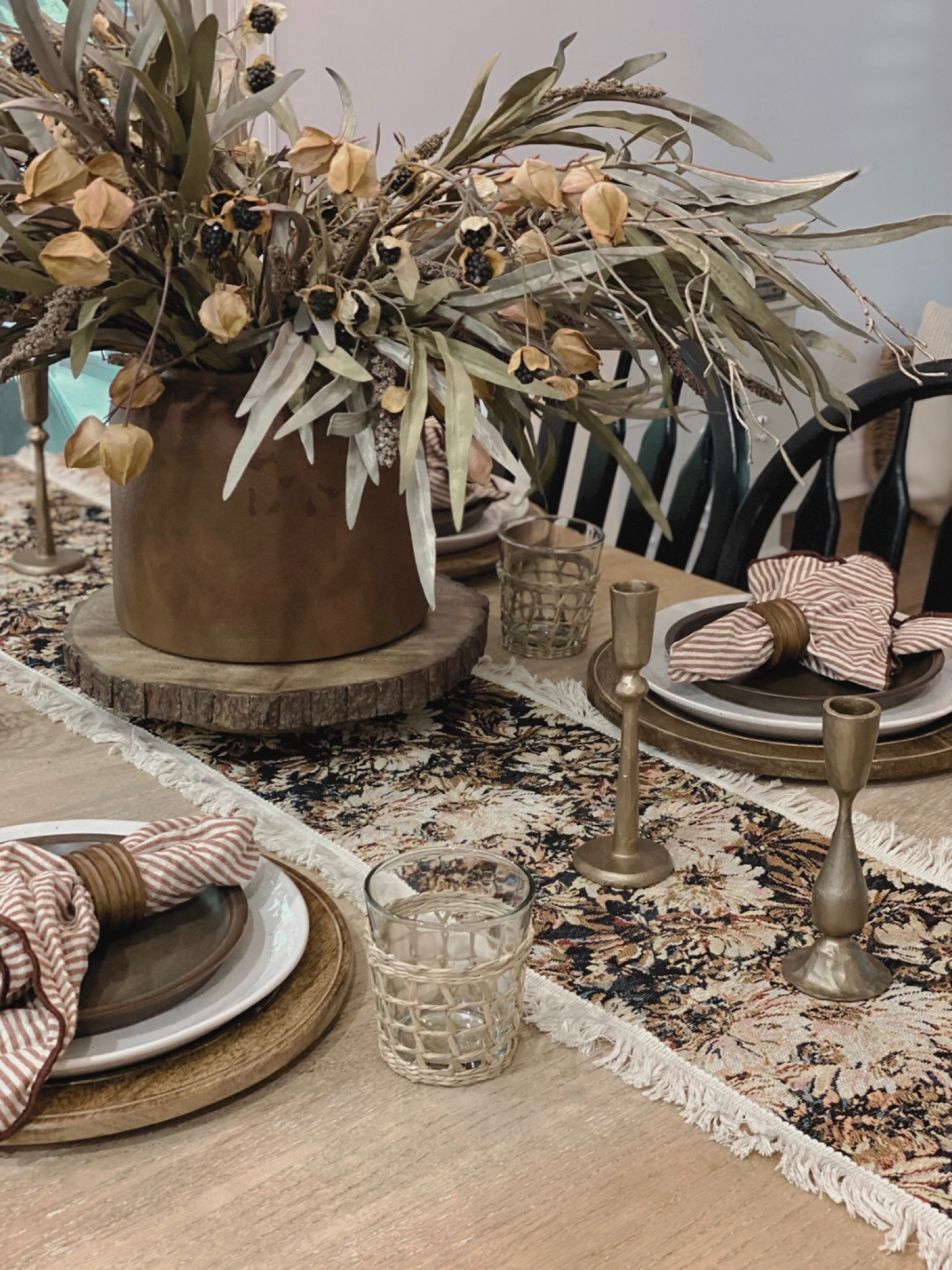 Early fall simple tablescape

#LTKSeasonal #LTKhome