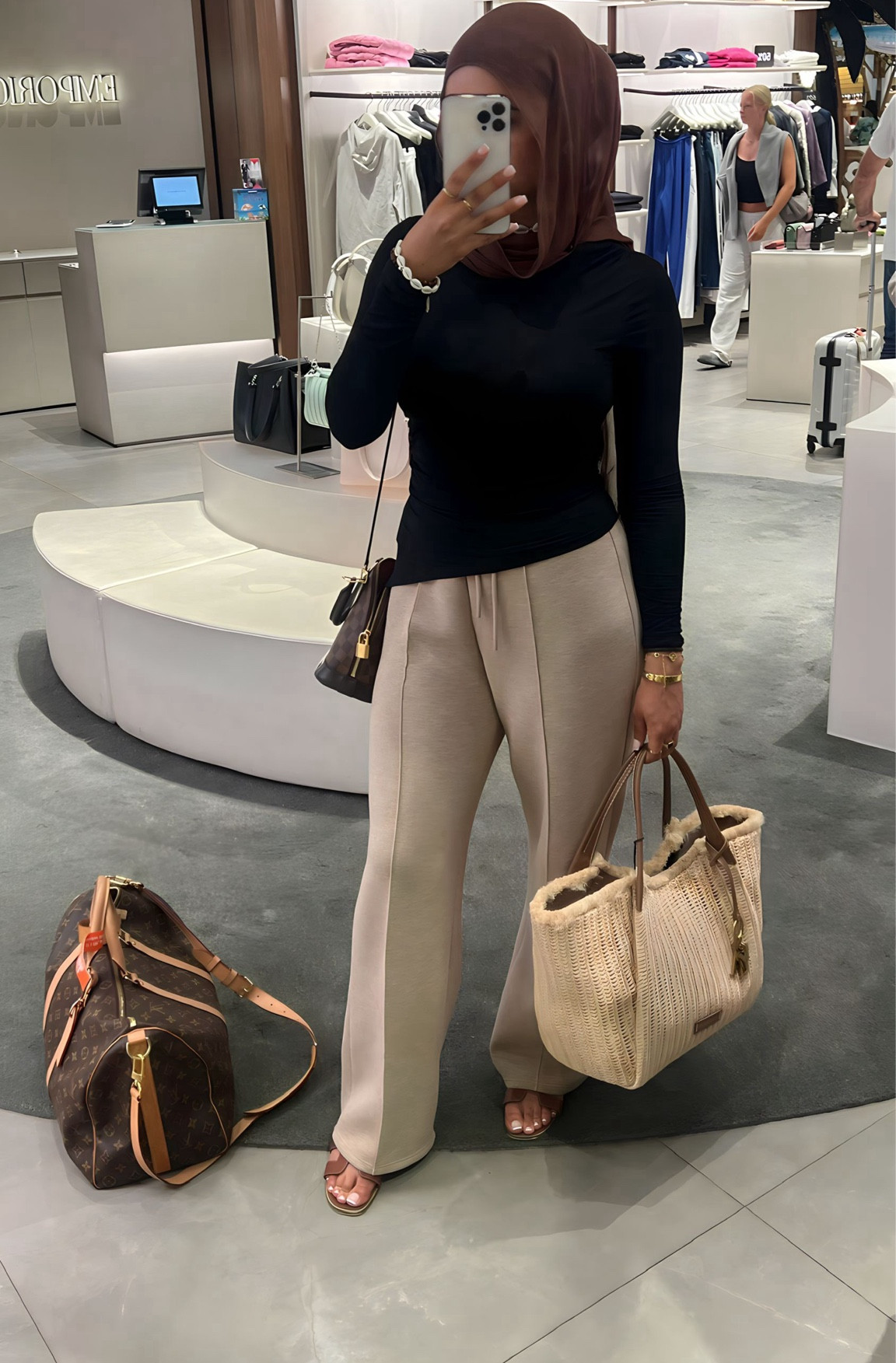 forever new track pants 🤎

#LTKtravel #FashionMonth #LTKaustralia