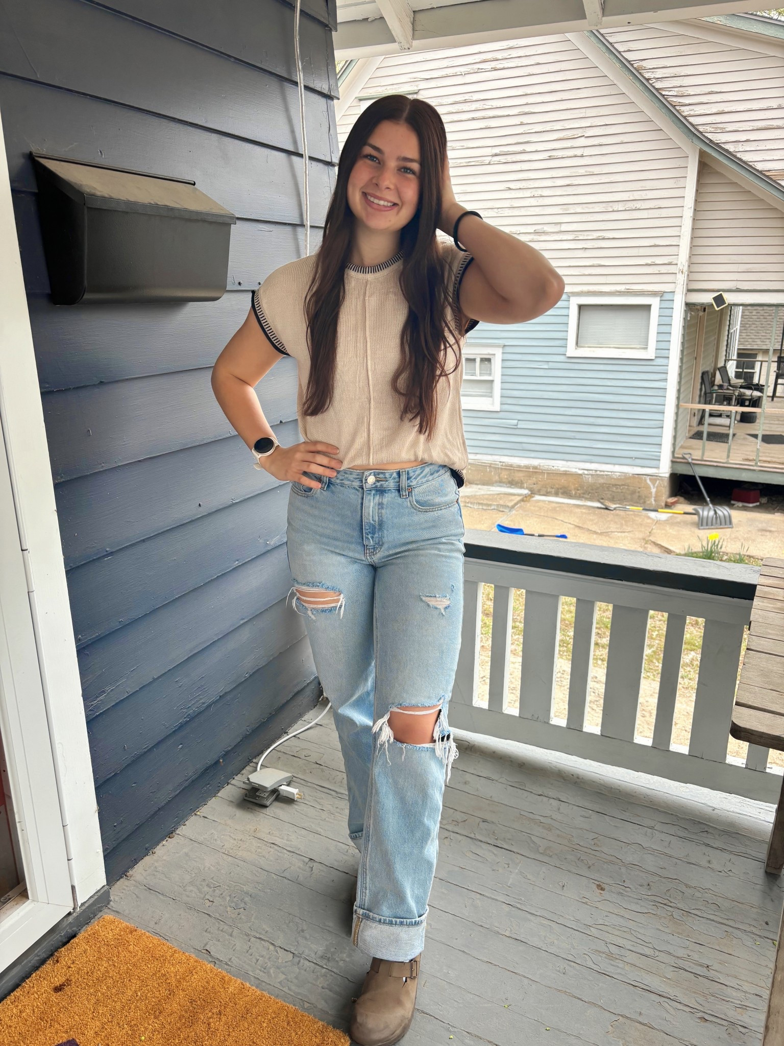 Super cute spring sweater and jeans outfit! 🌸💐

#LTKStyleTip #LTKSeasonal #LTKFindsUnder50