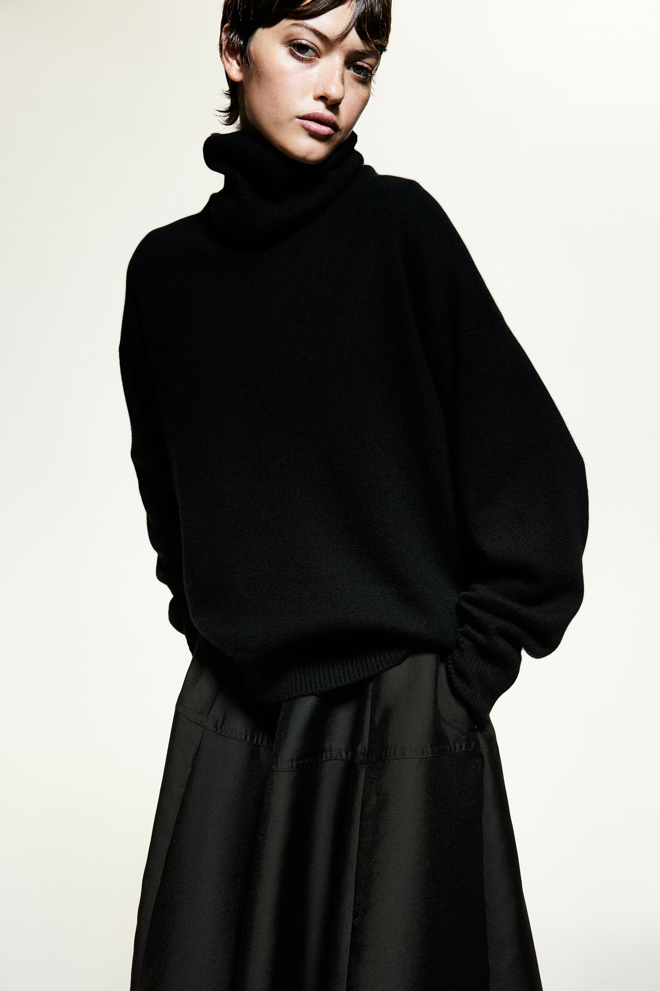 Cashmere-blend polo-neck jumper - Black - Ladies | H&M GB | H&M (UK, MY, IN, SG, PH, TW, HK)