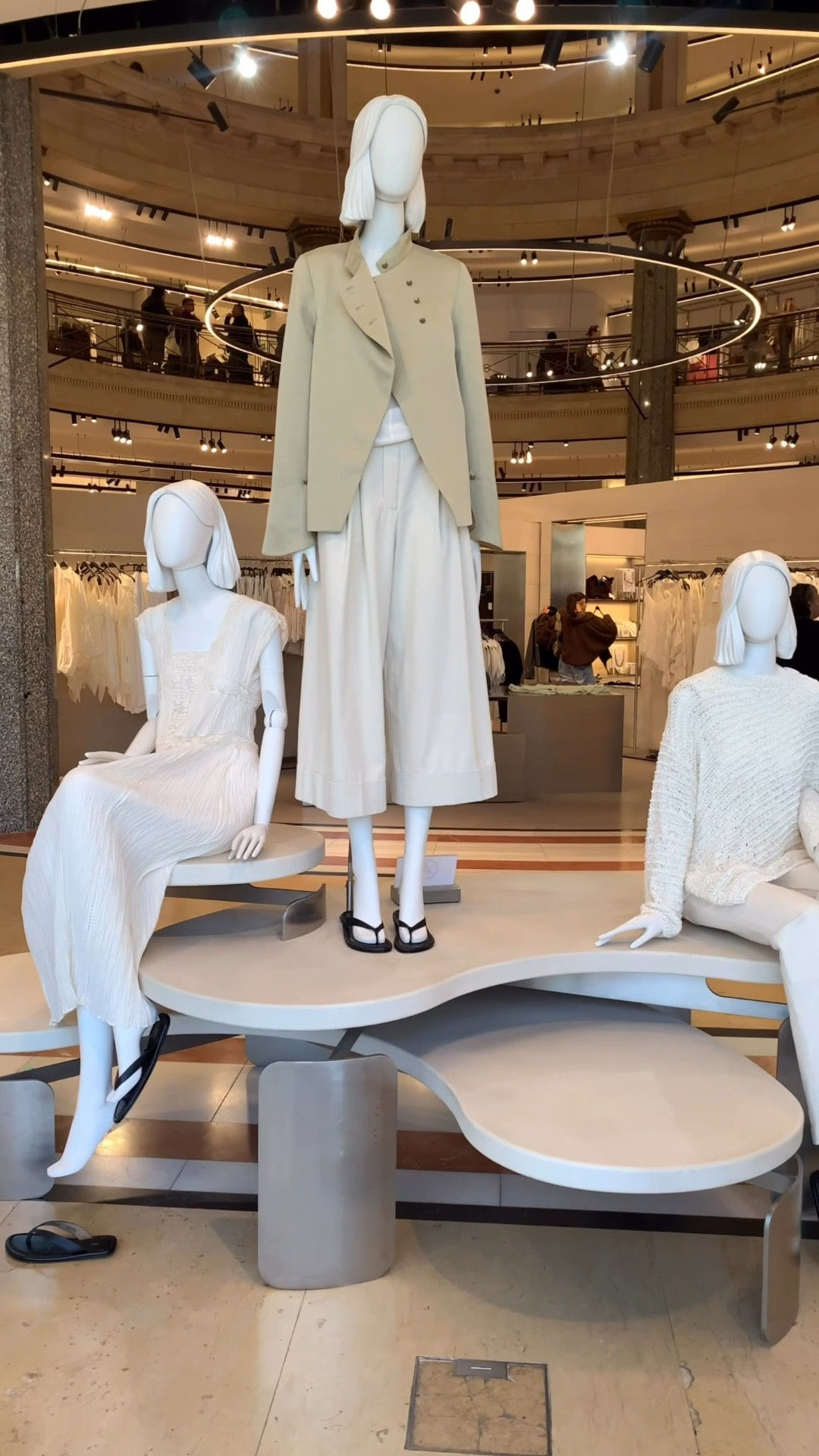 @Zara new-ins 🖤 Here are my picks for spring/summer outfits.

Ruffle blazer: 2710/669/450
Knit jumper: 5755/033/072
Pleated dress: 7521/056/712
Sequin top: 2322/604/712
Fringed top: 1105/267/251
Embroidered midi dress: 6895/071/712
Crochet blouse: 4786/023/712
Plated top: 6895/065/712
Clutch: 6816/710/850
Crochet dress: 8779/170/712


#LTKstyletip #LTKsummer #LTKspring