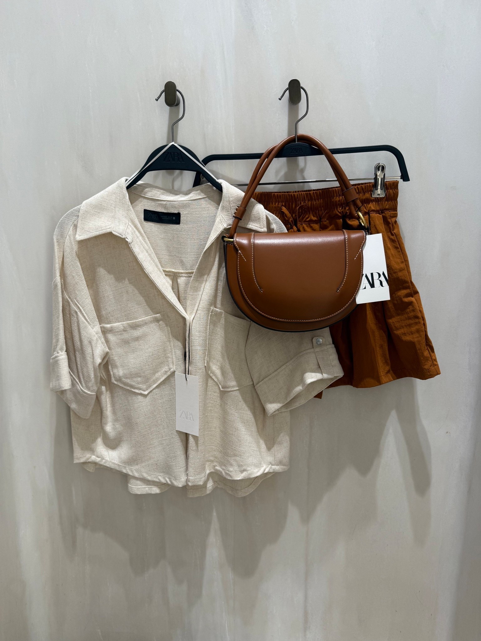 Linen shirt styling❤️‍🔥
Tags: oversized pocked cropped style beige neutral tie cognac tan leather shoulder bag Zara fashion summer city break inspo outfit ideas holiday vacation airport outfit dinner date night sandals everyday capsule wardrobe 

#LTKstyletip #LTKsummer
