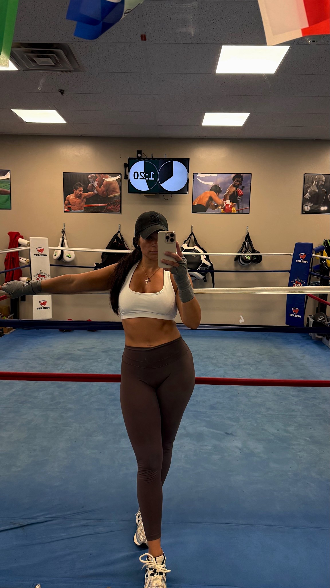 Friday morning boxing session with Oner and Fabletics by my side 🤭🥊

#LTKActive #LTKStyleTip