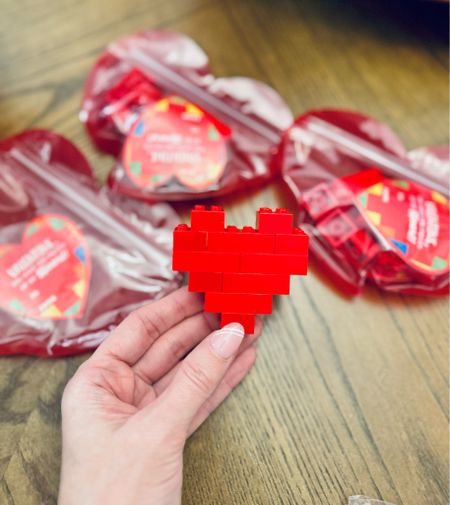 Valentine’s Day goody bag inspiration 💘🍭🍫

#goodybags #classroomgoodies #valentinesday #valentinesdaycards #valentinesdaytreats 

#LTKparties #LTKkids #LTKGiftGuide