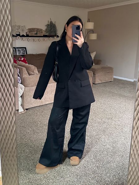 Casual but chic 🖤 these are petite pants from boohoo! I am 5’1. These are perfect for heights of 5’3 & under.

#LTKworkwear #LTKstyletip #LTKSeasonal