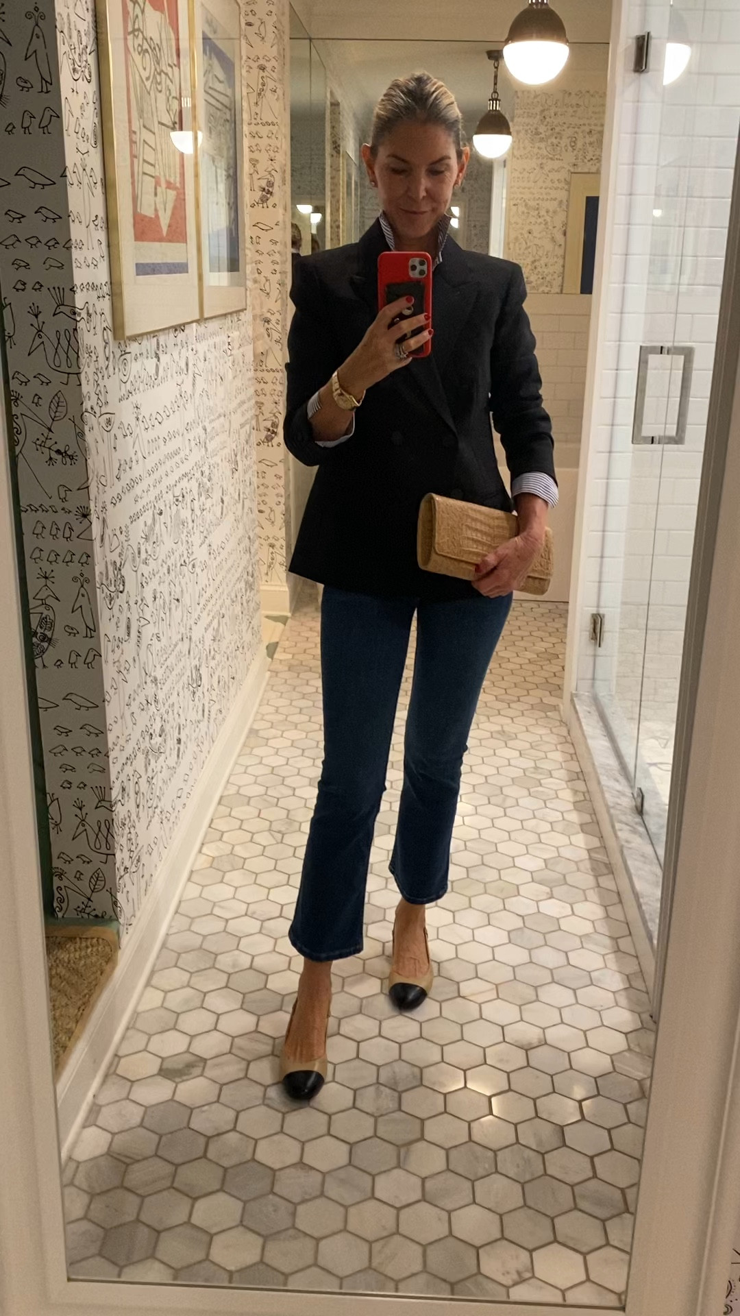 Our latest @spanx jeans obsession! ❤️  Use code PENCILANDPAPERXSPANX for 15% off your first order plus free shipping (excluding sales). #ad #spanxpartner