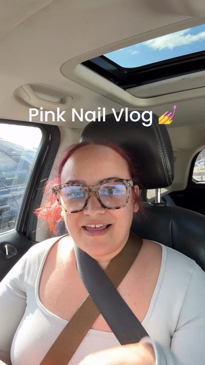 Let’s talk vacation. Because me as a mom@in my 30s realizing how much I haven’t poured into myself the last couple of years has become consistent. When I was on vacation I realized I was doing all the things. Good eats, massages, facials and just laying out in the vitamin d ☀️ did so much and realized I’m not perfect say in an identify crisis but a I’m not pouring myself a cup what so ever. | #postvacation #vacationvibes #dailyhabits #wellnessmadeeasy
