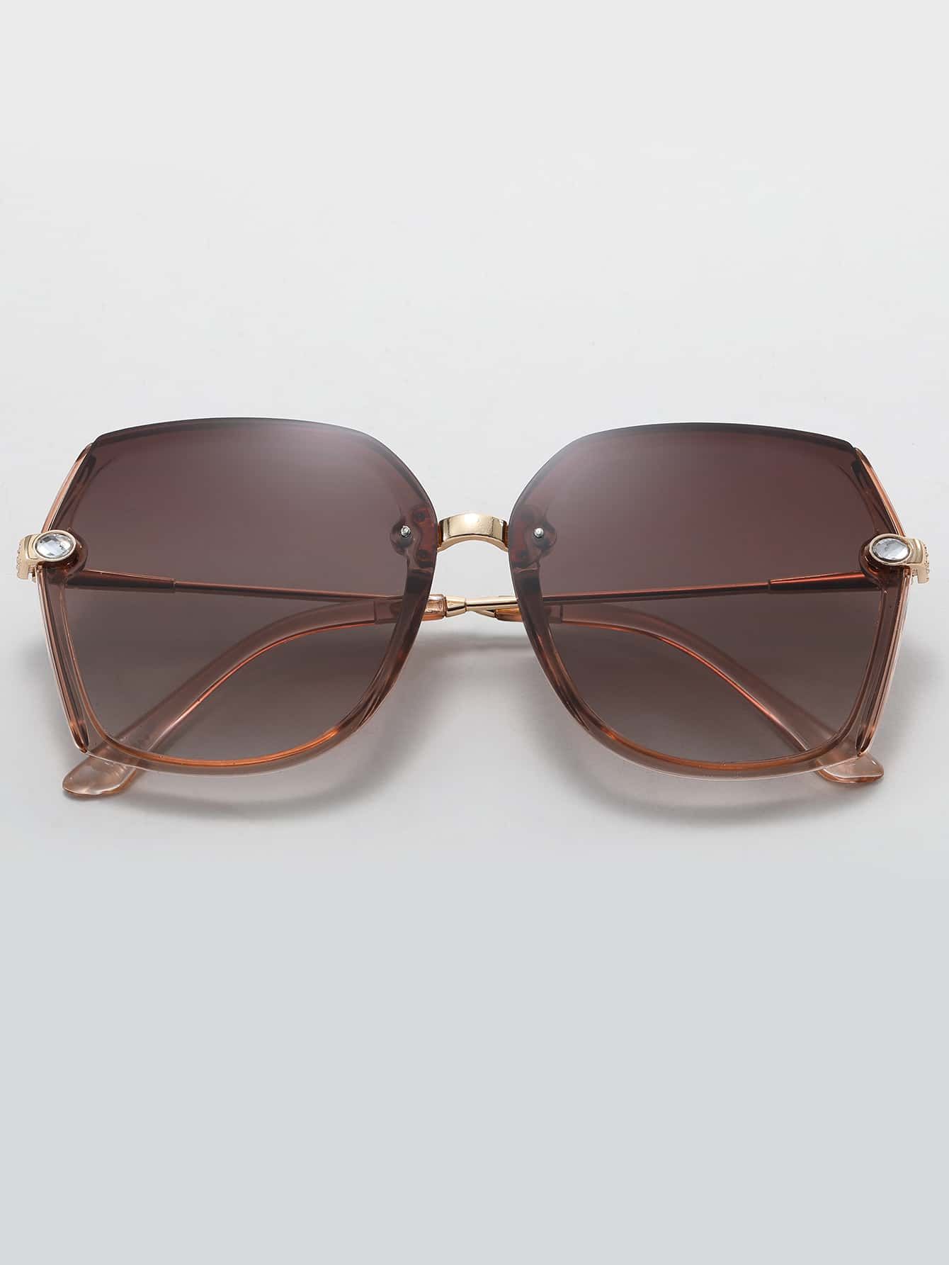 1pair Tinted Lens Fashion Sunglasses Travel Accessories | SHEIN