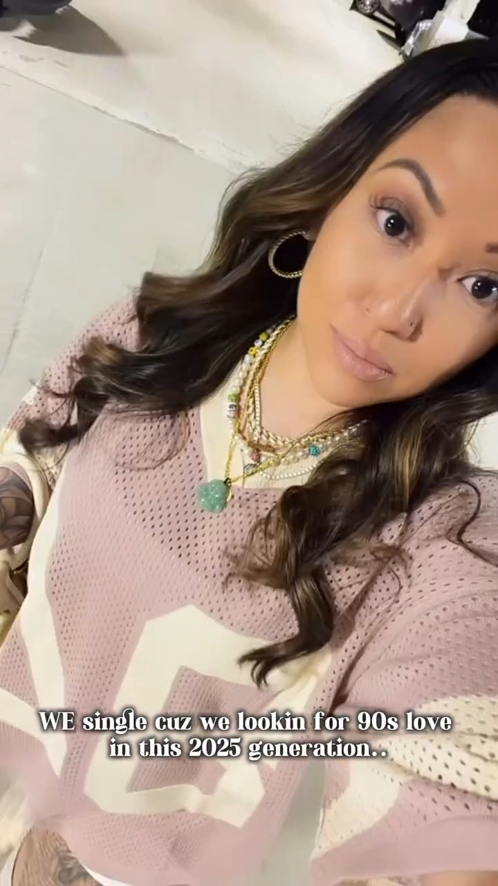 We single cuz we lookin for 90s love in this 2025 generation 💿💔

Everybody outside but nobody in tune. 

Where’s the love that doesn’t need Wi-Fi to feel connected.l?