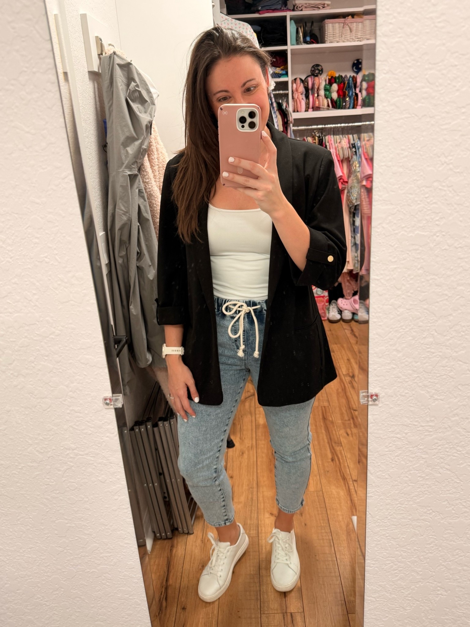 Today’s travel fit! I love combing a blazer and denim for a possible but casual look! Tank from LOFT, blazer from Anne Klein, denim from Amazon (STRETCHY), and white sneakers tie it all together!

#LTKdayinmylife #LTKootd #LTKTravel