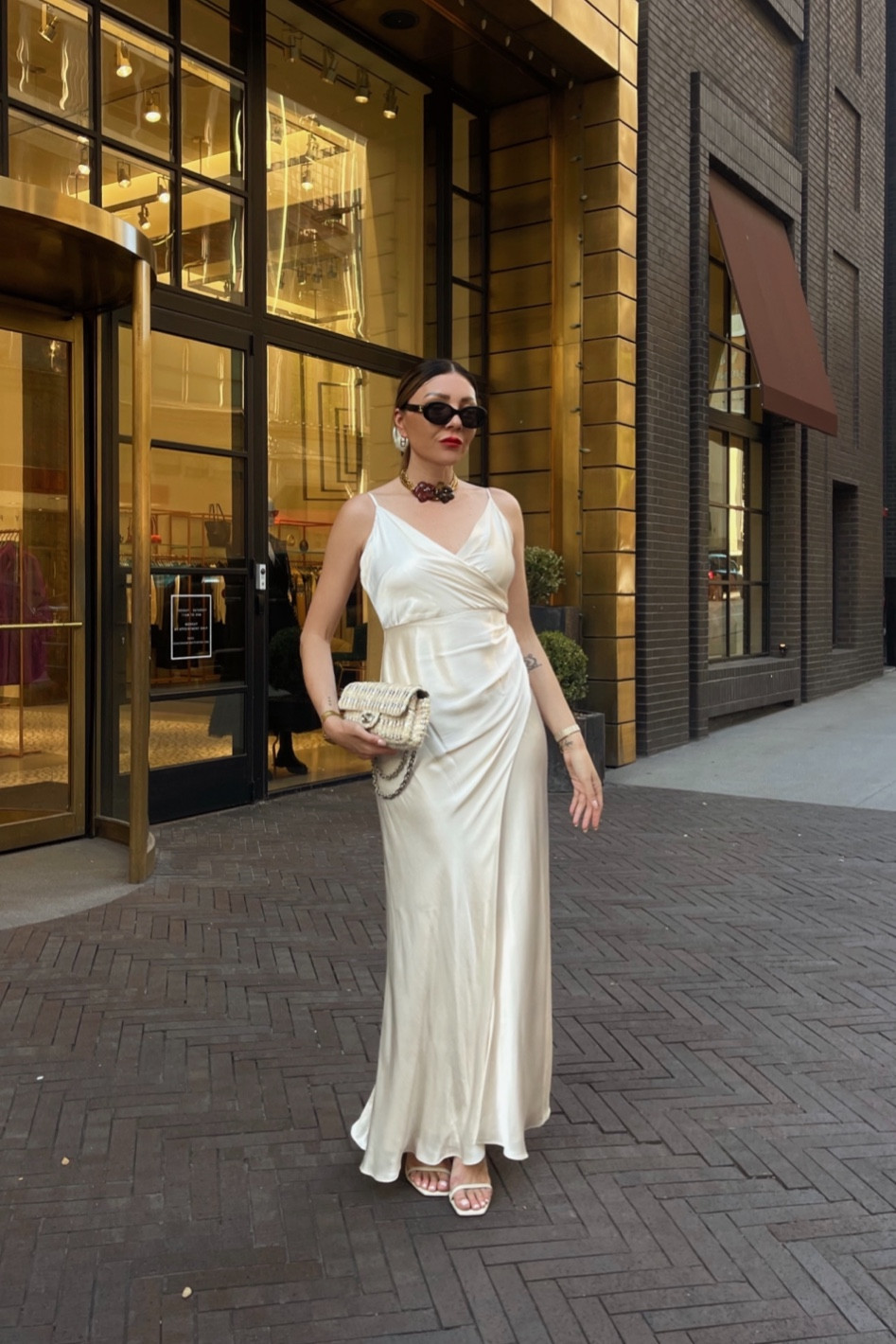 White midi dress 🤍

outfit inspiration, Alohas, beige leather sandals, open back halter maxi dress, bow tie maxi dress , Revolve, balloon sleeve open back dress, Celine Triomphe 01 oval sunglasses, Celine eyewear, Prada square sunglasses, Mytheresa. 

#LTKeurope #LTKstyletip #LTKparties