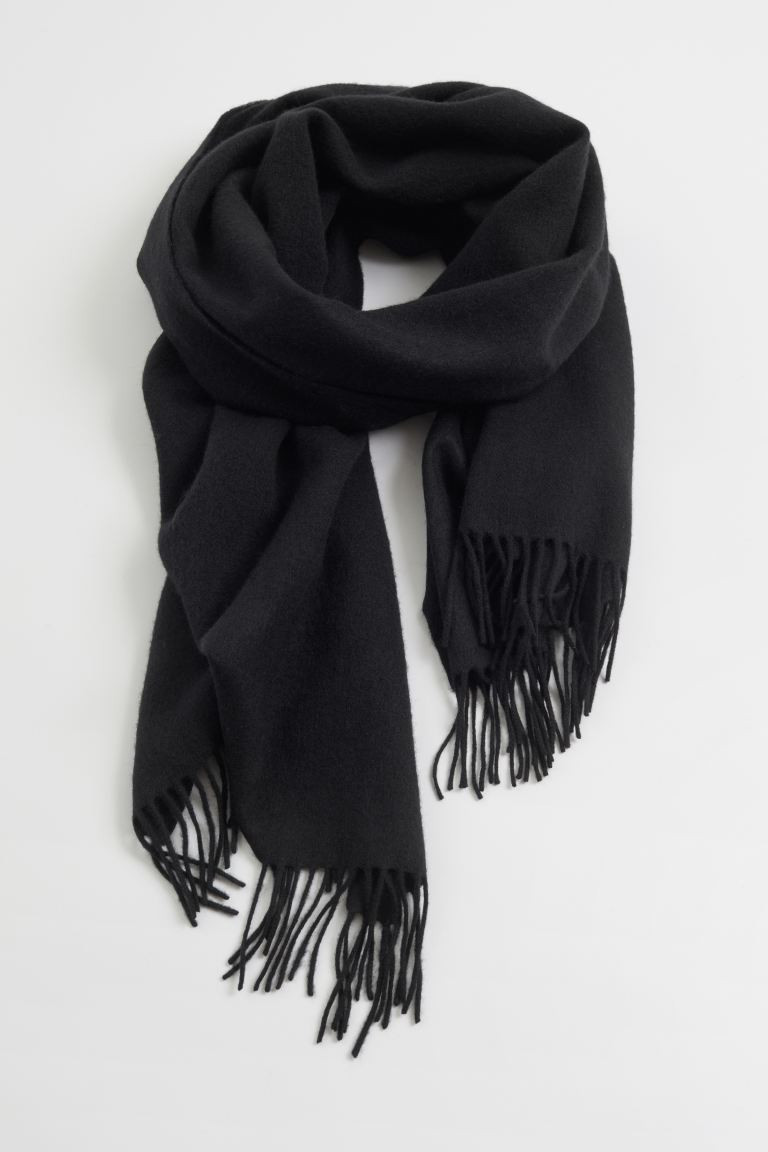 Deckenschal aus Wolle mit Fransen | H&M (DE, AT, CH, NL, FI)