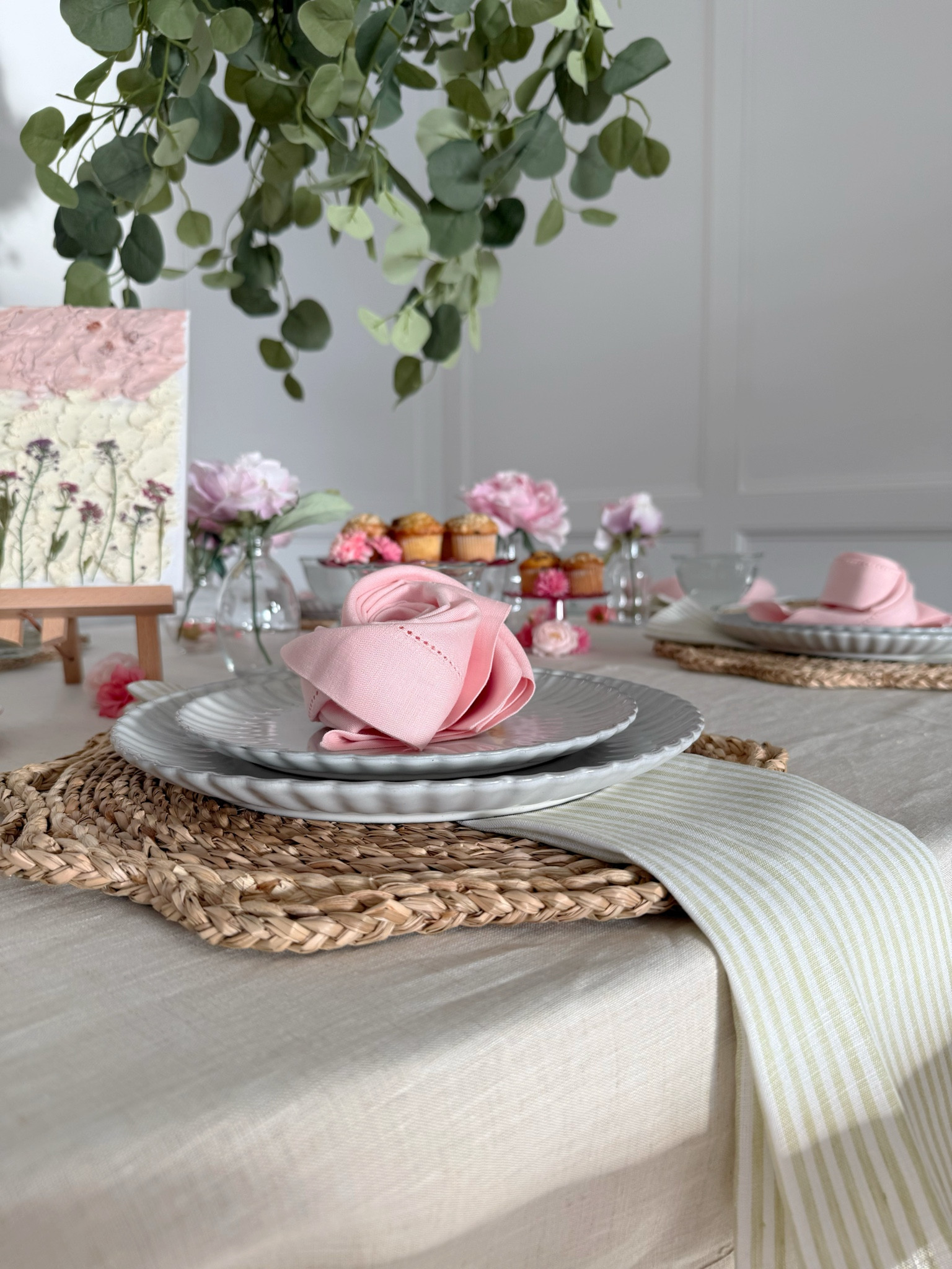 Mother’s Day Brunch 🌸




#summertablescape #momsday #mothersdaybrunch #mothersdaytablescape #napkins #linentablecloth #stripedlinens #solinohome #brunchideas #tablesetting #gardenparty 

#LTKHome #LTKMothersDay #LTKSeasonal