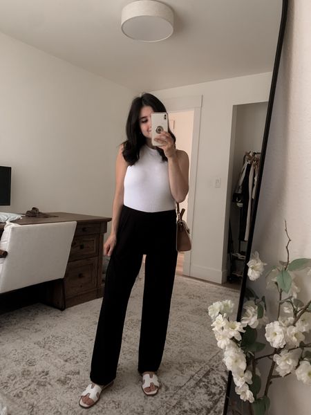 Petite friendly wide leg pants! Wearing size small. They run very big around the waist so I suggest sizing down! 
Tanks-small 
Shoes-true to size 
#sponsored #macyspartner 