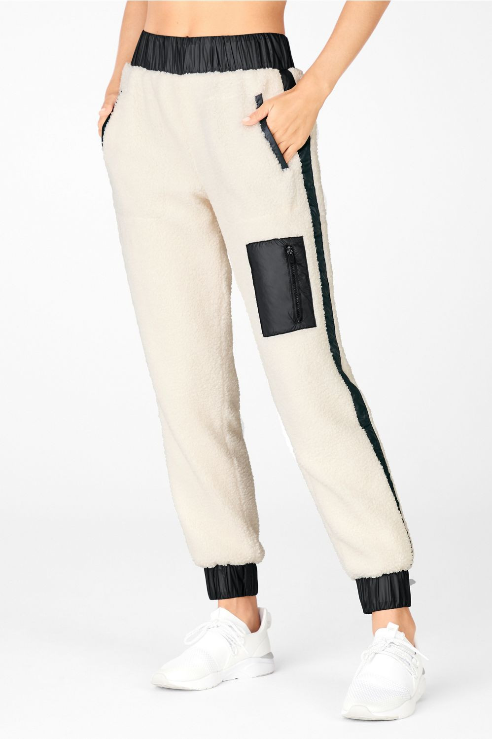 Alaska Fleece Jogger | Fabletics