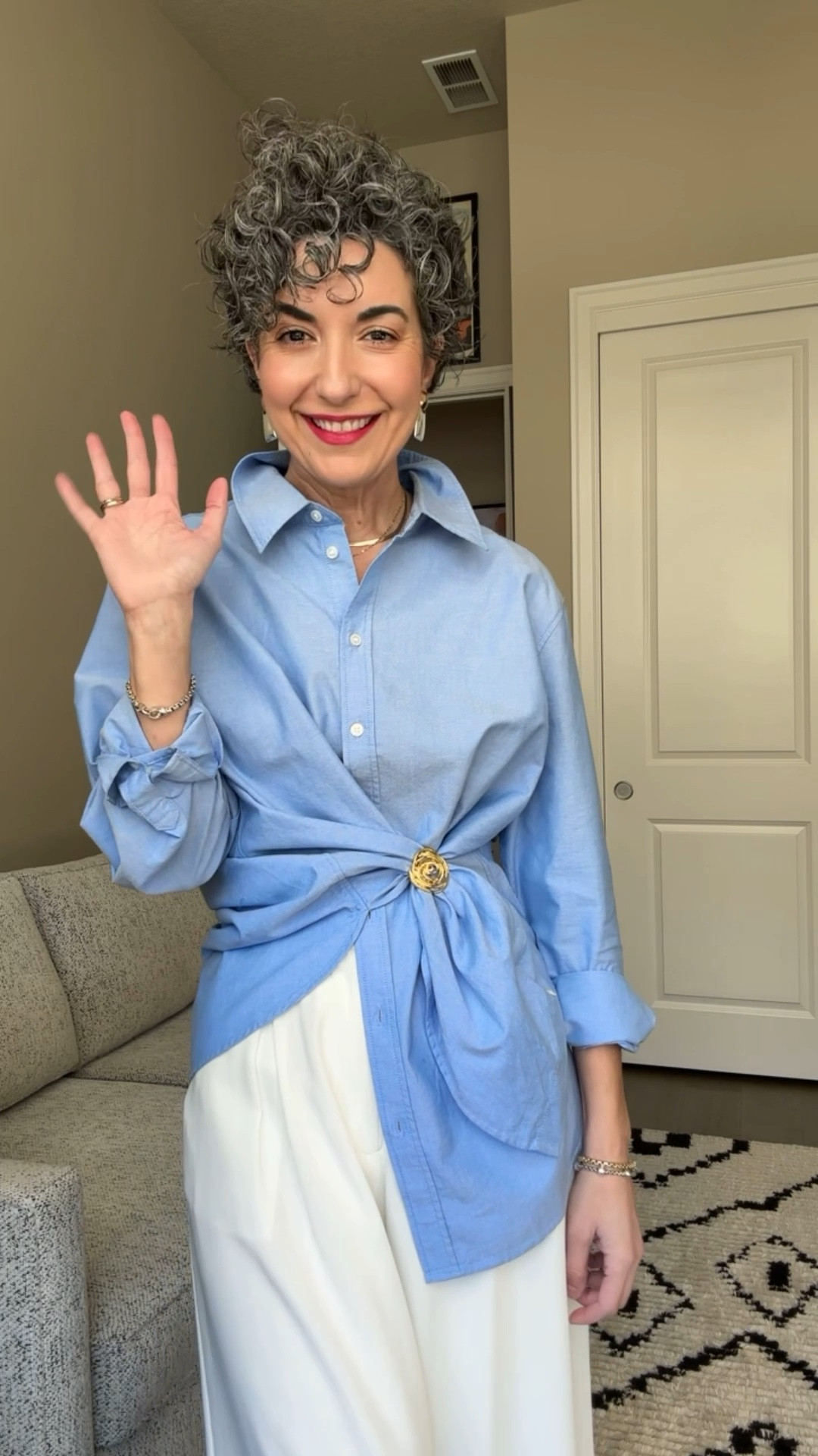 Brooch and Blouse Hack - wearing a large in shirt! It runs slightly oversized but I sized up for a very roomy fit. 

#LTKFindsUnder50