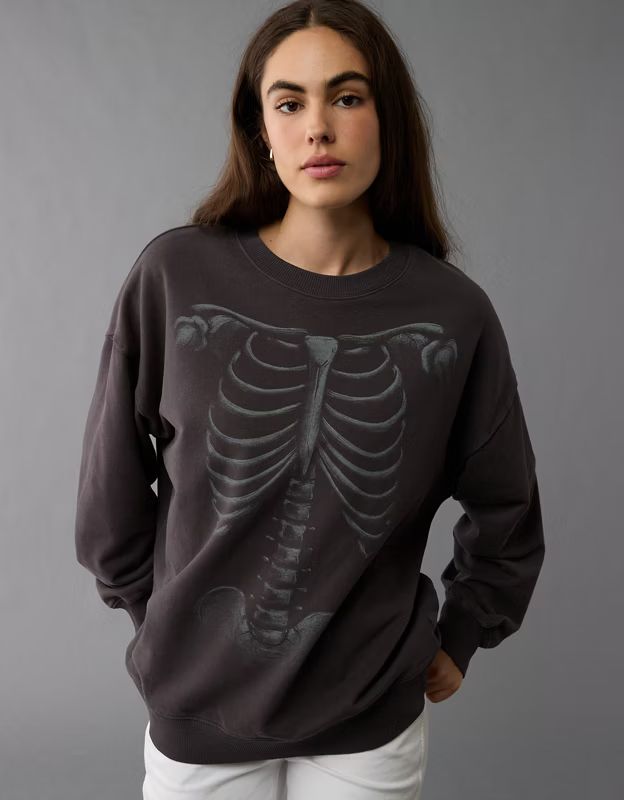 AE Halloween Oversized Graphic Crew Neck Sweatshirt | American Eagle Outfitters (US & CA)