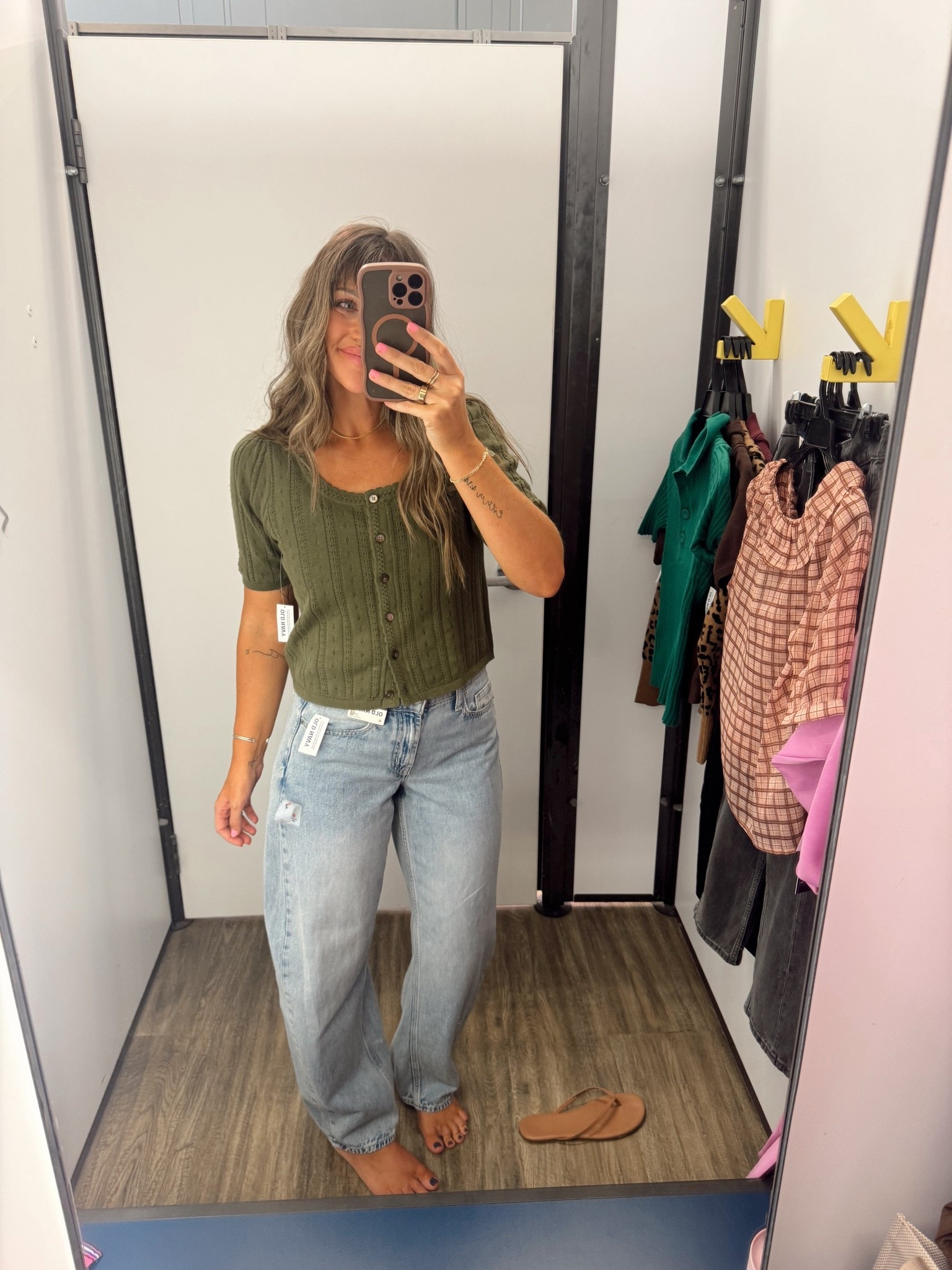 Size 0 jeans. Love this green sweater for early fall!! Size XS