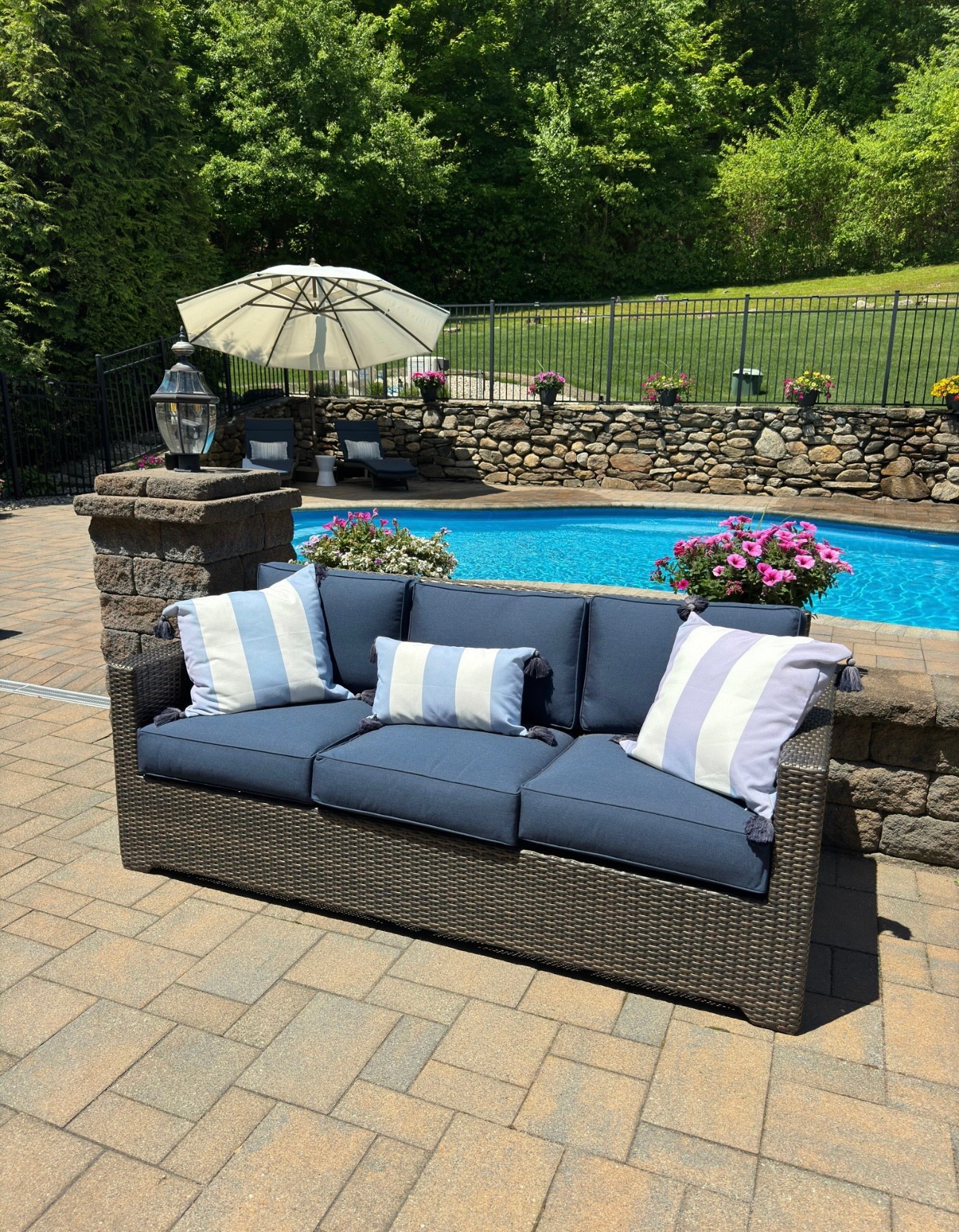 Outdoor patio furniture, front gate couch 

#LTKHome