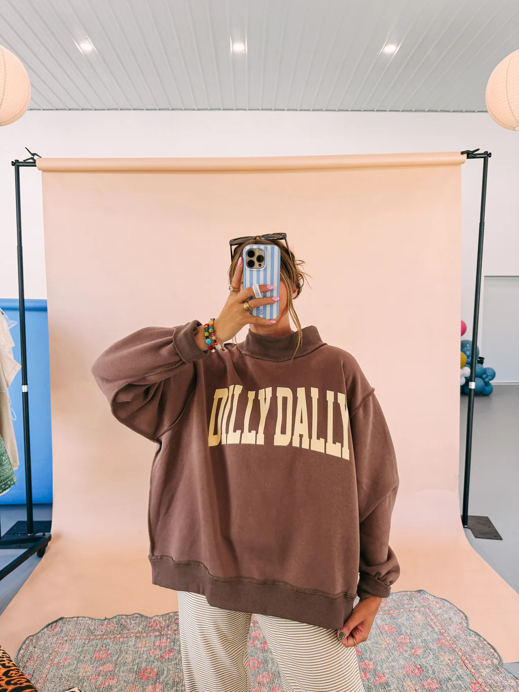 dilly dally mock neck - brown | Etta+East