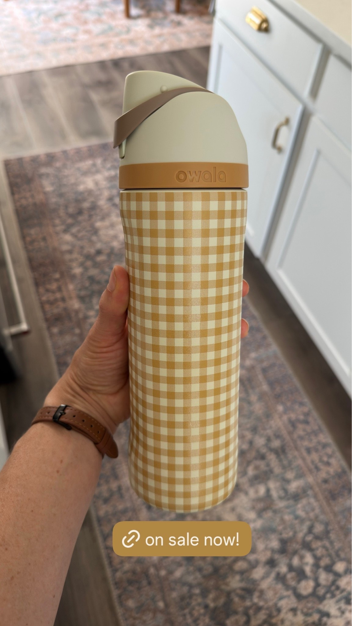 Owala water bottles on sale at Target. This mustard gingham is too cute 💛

#LTKSaleAlert #LTKfitnessgoals #LTKmomlife