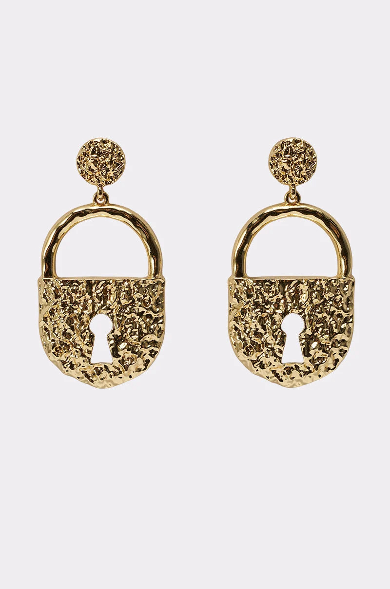 ON LOCK EARRING | AKIRA