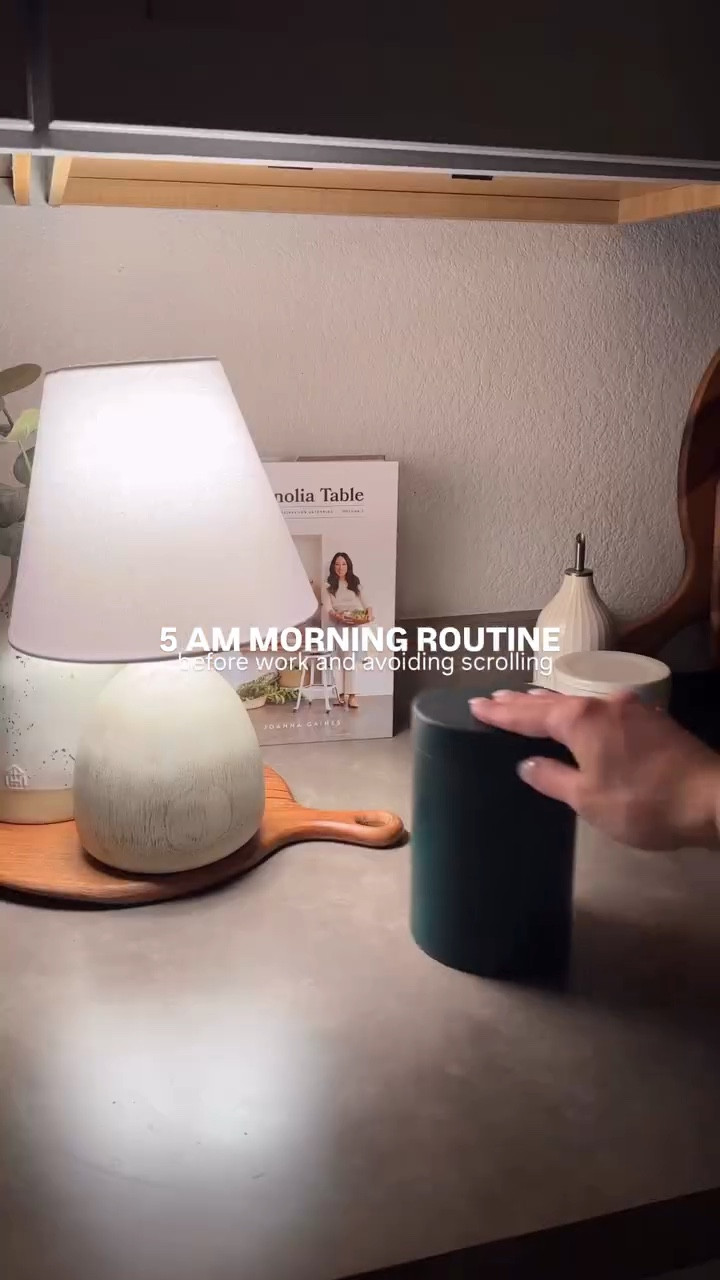 Happy Monday! You know the drill! 

Supplements: 
@ag1 discount https://www.drinkag1.com/kayladurck
@truvani code Kayla (I use the protein, collagen, and probiotics daily)
@paleovalley code kayladurck

Skincare:
@necessaire body lotion and serum 
@primallypure non toxic blue tansy deodorant (only one I have used for years that works) code kayldurck10

Full workout: 4x8-12 reps each leg
Bb hip thrusts
BB deadlifts
Cable kickbacks
Db Split squats
Db Lunges

Smoothie:45g protein!!
Included in my ebook launching soon! 
1/2 frozen banana 
1/2 tsp sun butter
1 cup ice
1 cup almond milk 
1 date
2 scoops @paleovalley chocolate bone broth protein
1 scoop collagen 
1 tbsp cottage cheese

Workout equipment:
@tonal code Kayla200
@powerblockdumbbells code KAYLAD20

Everything linked in LTK!

#morningroutine #morningvlog #5amclub #becominga5amgirl #5am #athomeworkout