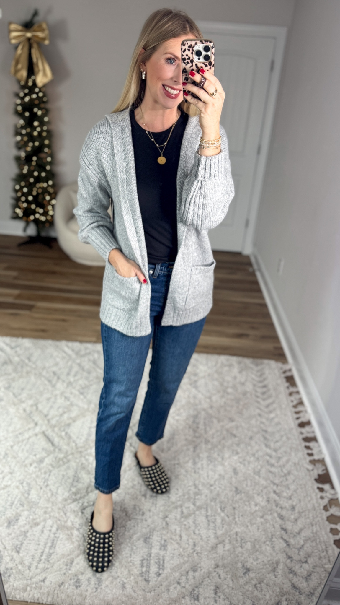 Daily try on, Walmart outfit, Walmart fashion, Walmart try on, grey cardigan 

Small 

#LTKFindsUnder50 #LTKootd