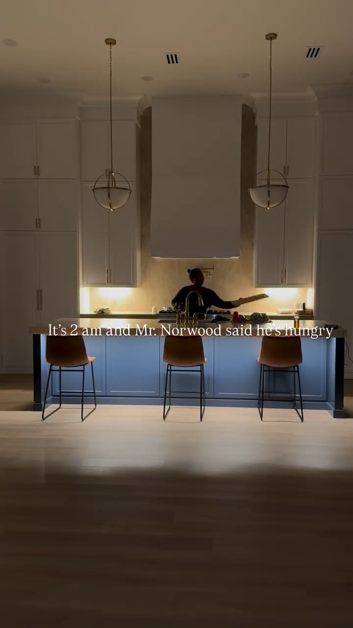 Nachos on tap at 2 am!


#LTKvlog #LTKFindsUnder50 #LTKfoodie