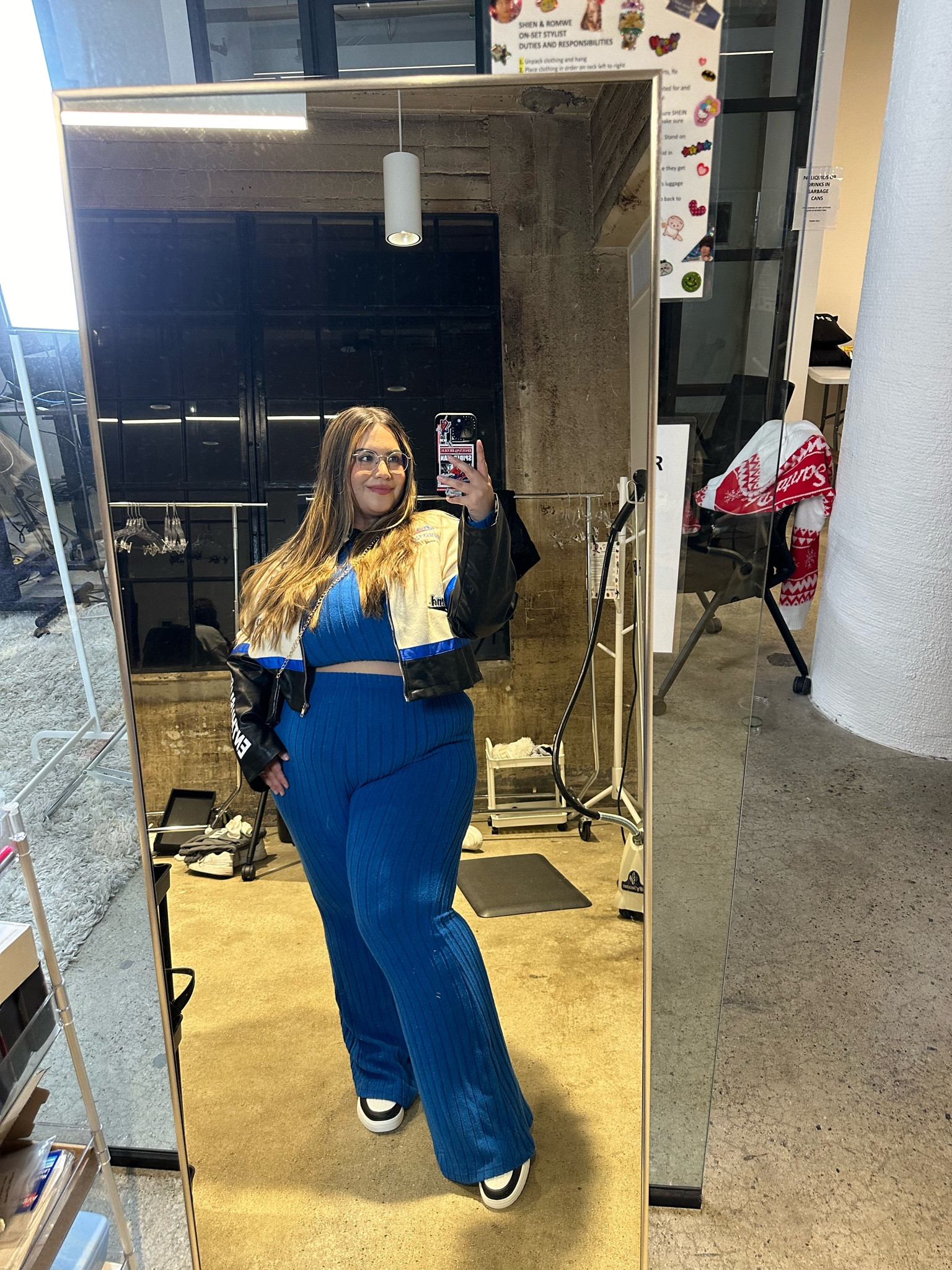 COOL GIRL WINTER STYLE 💙

#LTKmidsize #LTKplussize #LTKSeasonal