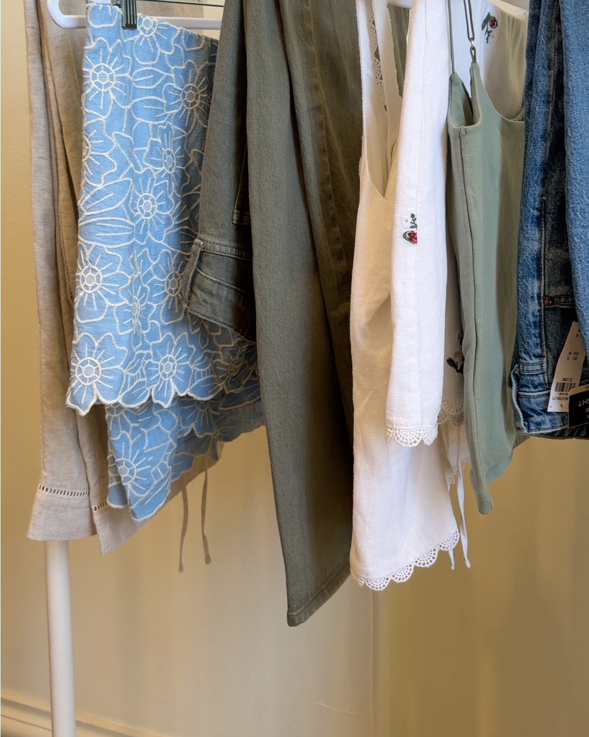 Get 20% entire purchase at Abercrombie and Fitch! Use code 
AFXLTKSTUDIO UK & Europe only 

#LTKxAFSale #LTKuk #LTKsummer