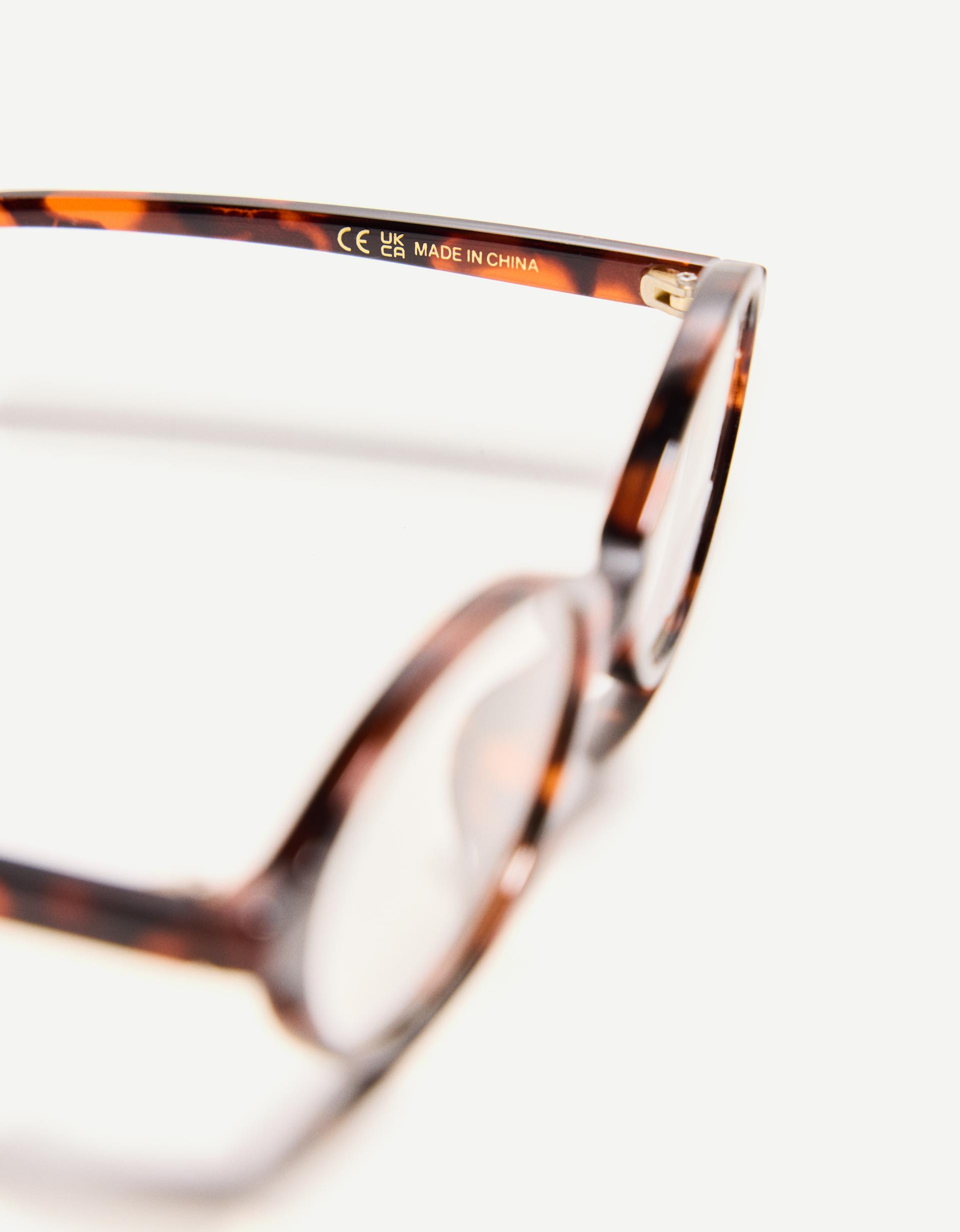 Oval resin sunglasses - New - Women | Bershka GB