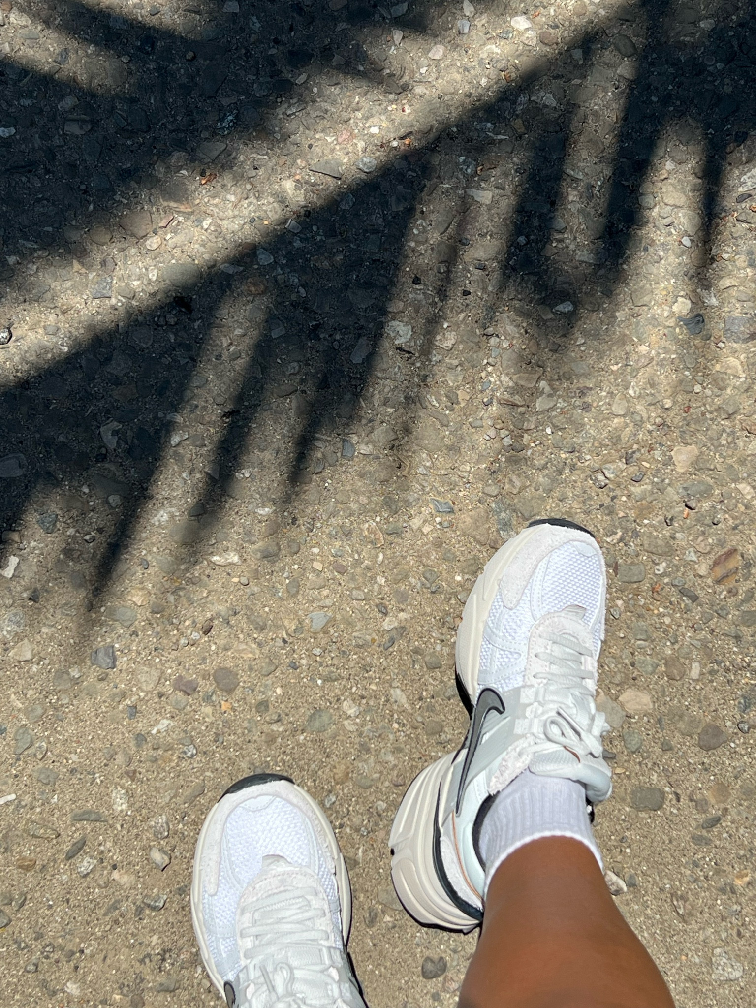 Nike V2K Run 🤍

Nike Sneakers | Nike V2K Sneakers | Athletic Sneakers | Walking Shoes | Nike Gym Shoes | 

#LTKActive #LTKFitness #LTKShoeCrush